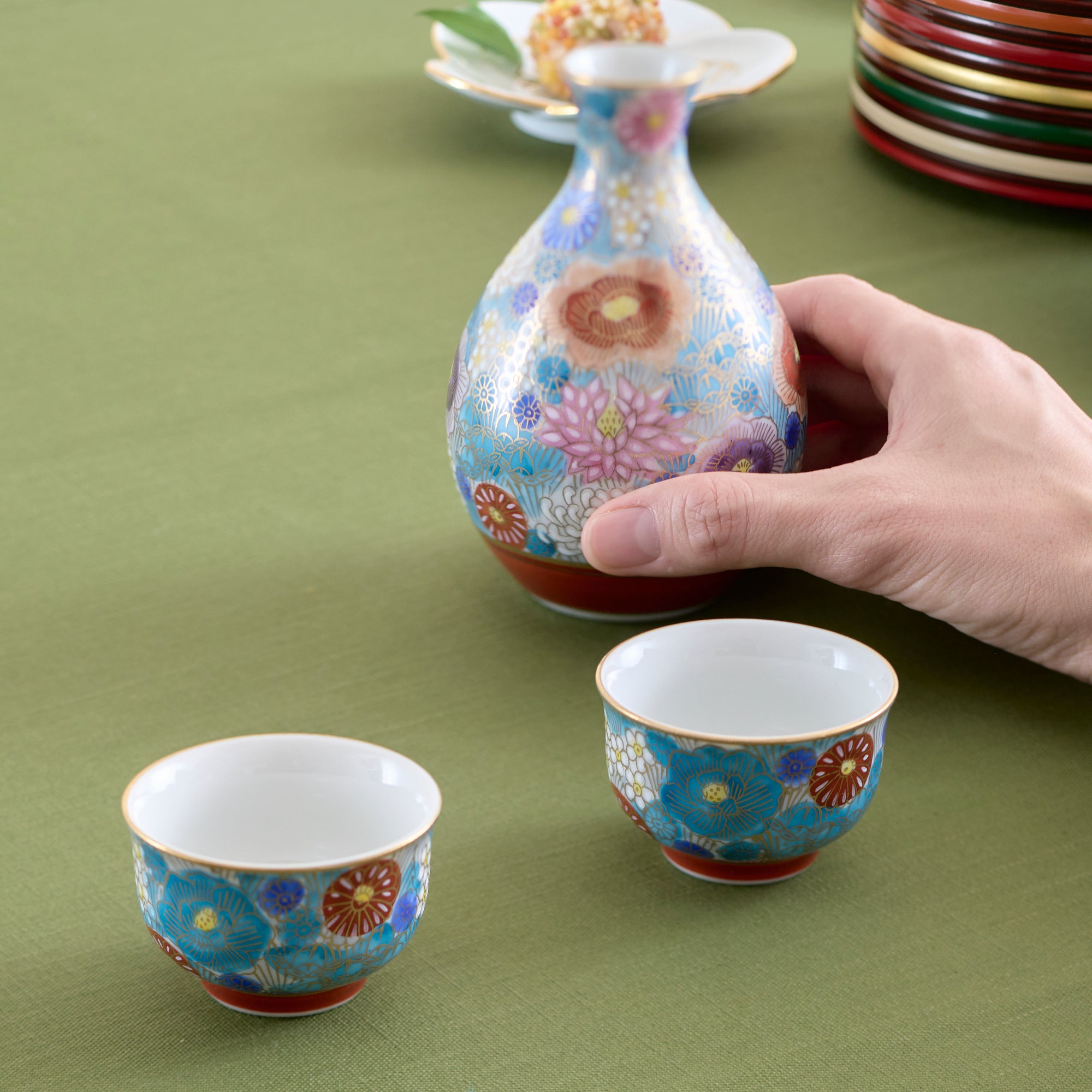 Vibrant Hanazume Sake Set