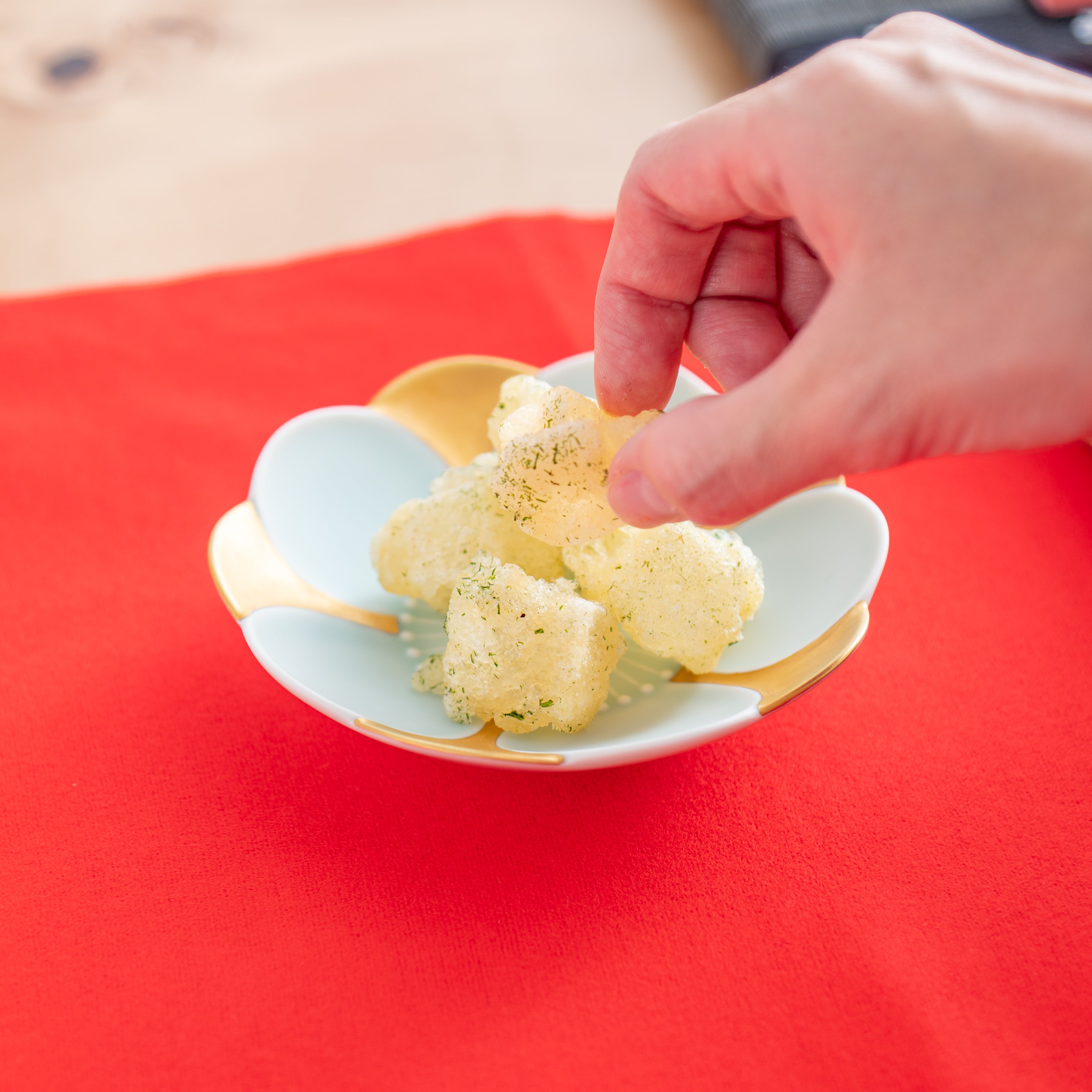 Moist Gold Plum Blossom Side Plate