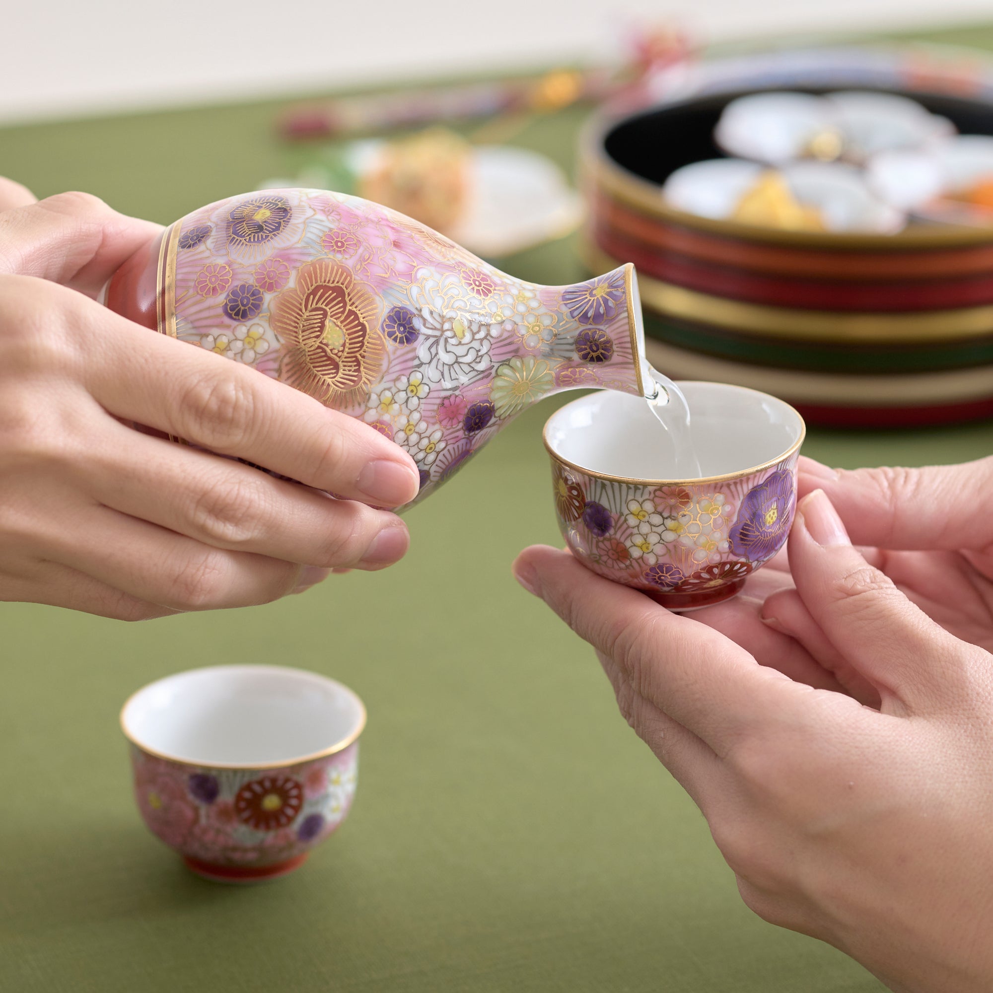 Vibrant Hanazume Sake Set