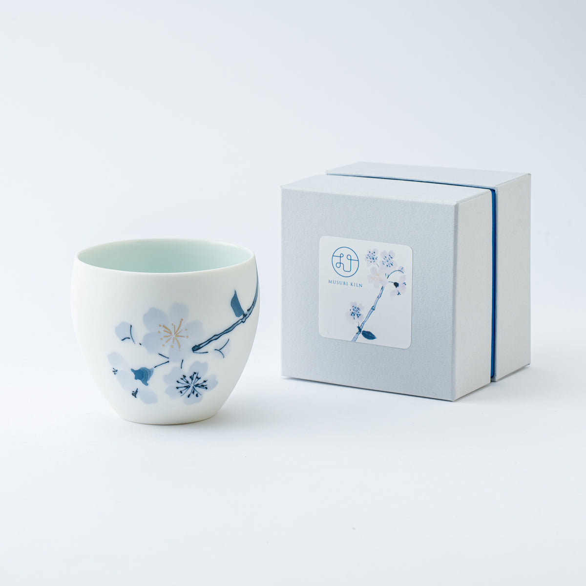 Seto Ware Blue Flower Sakura Japanese Teacup (Yunomi) – Japanese Porcelain