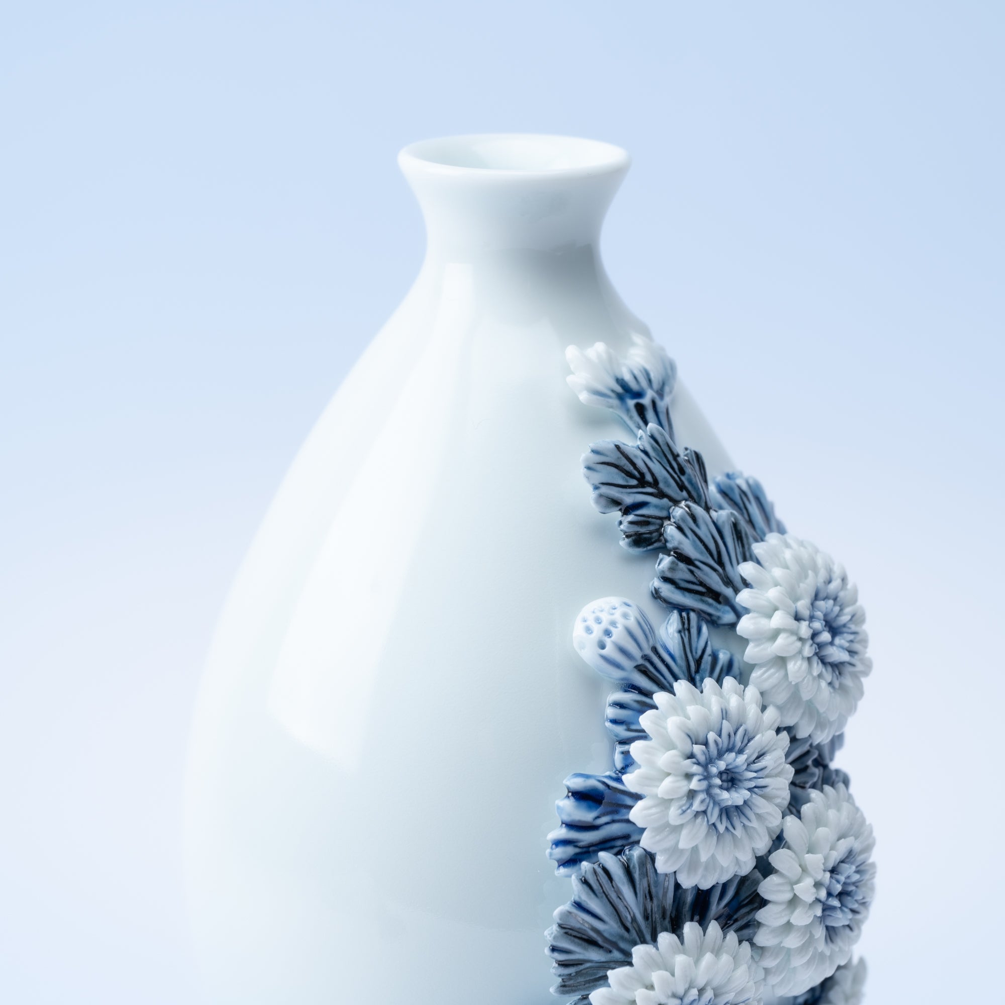 Hirado Chrysanthemum Sometsuke Flower Vase