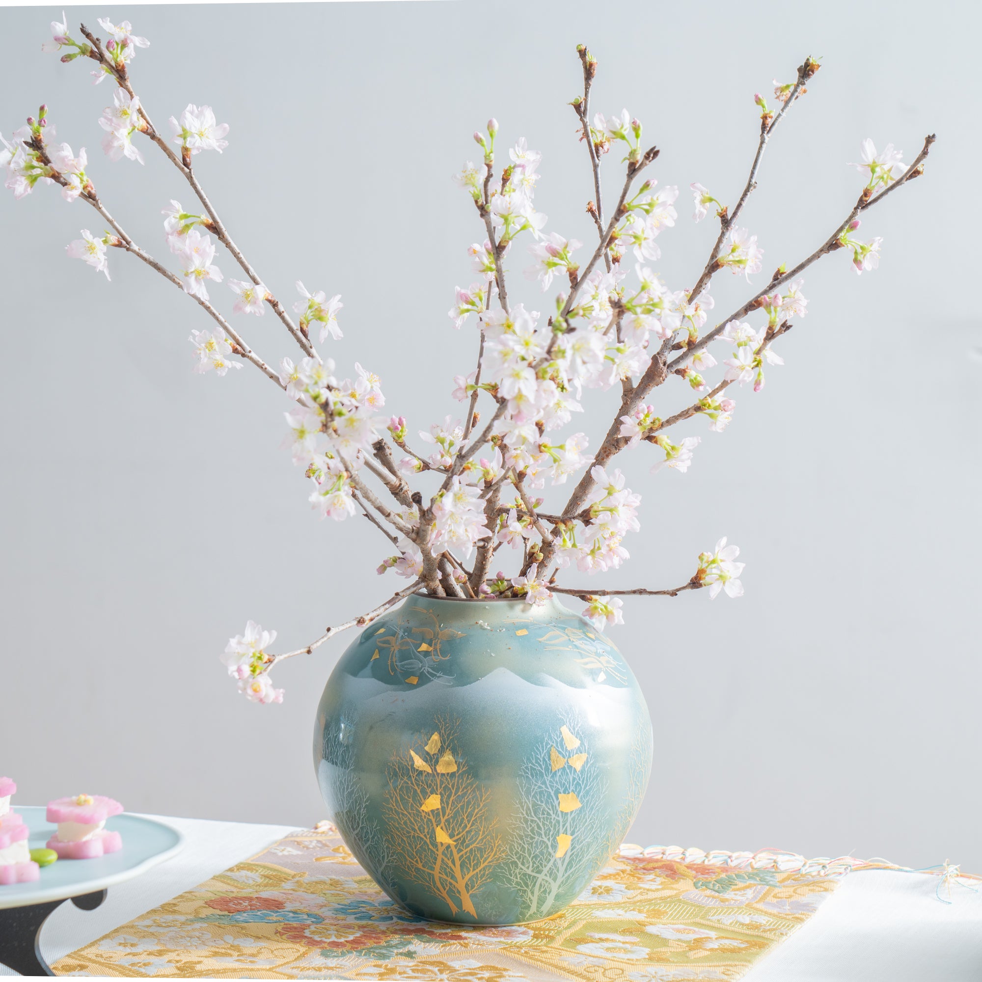 Golden Tree Kutani Japanese Flower Vase