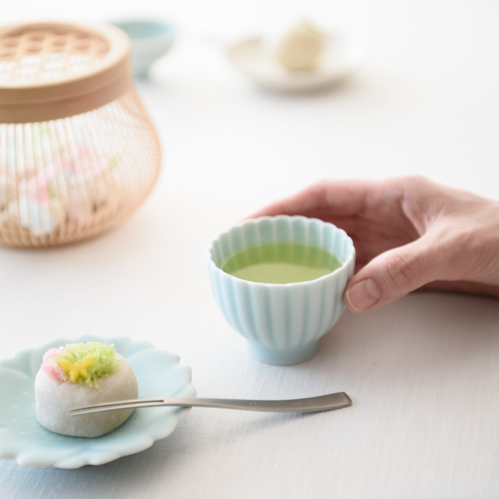 Moist Chrysanthemum Shape Yunomi Japanese Teacup