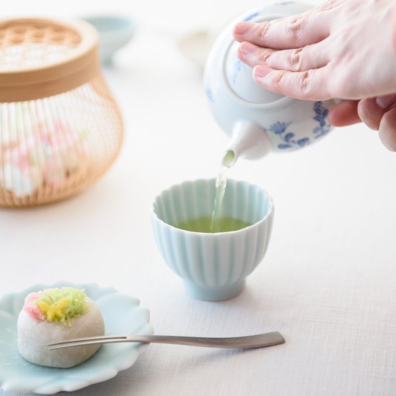 Hataman Touen Moist Chrysanthemum Shape Imari Nabeshima Ware Yunomi Japanese Teacup