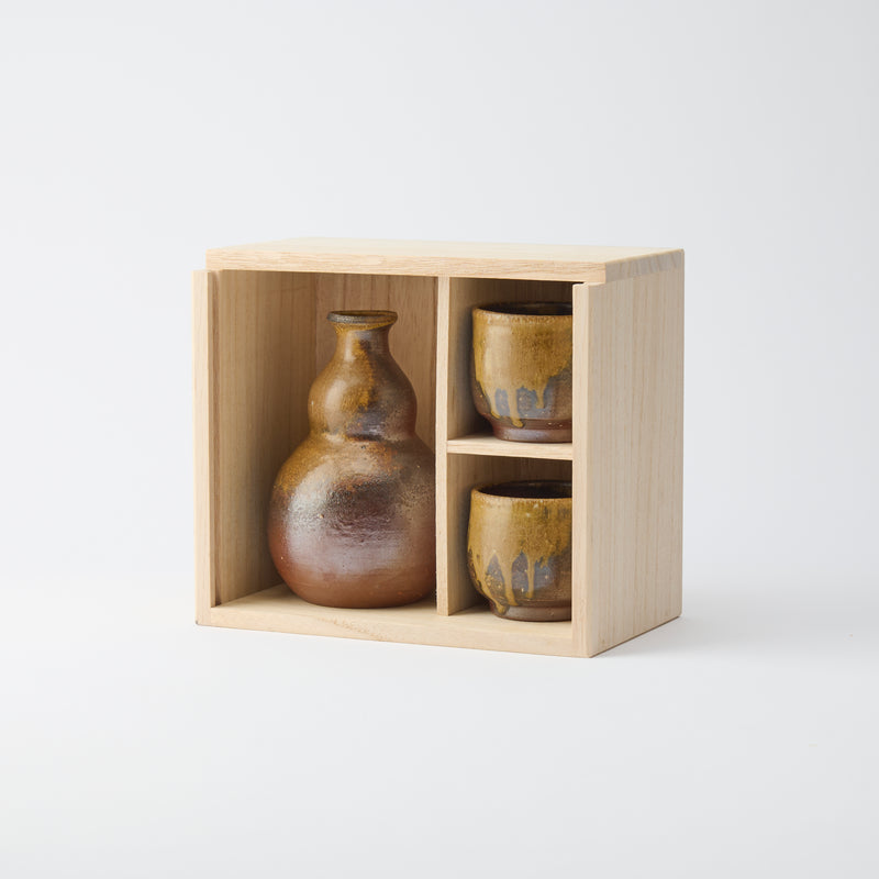 Hozan Kiln Goma Gourd‐shaped Bizen Ware Sake Set