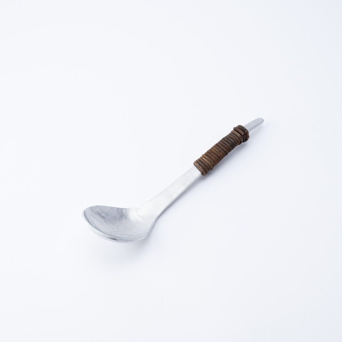 Cuchara para servir de aluminio martillado
