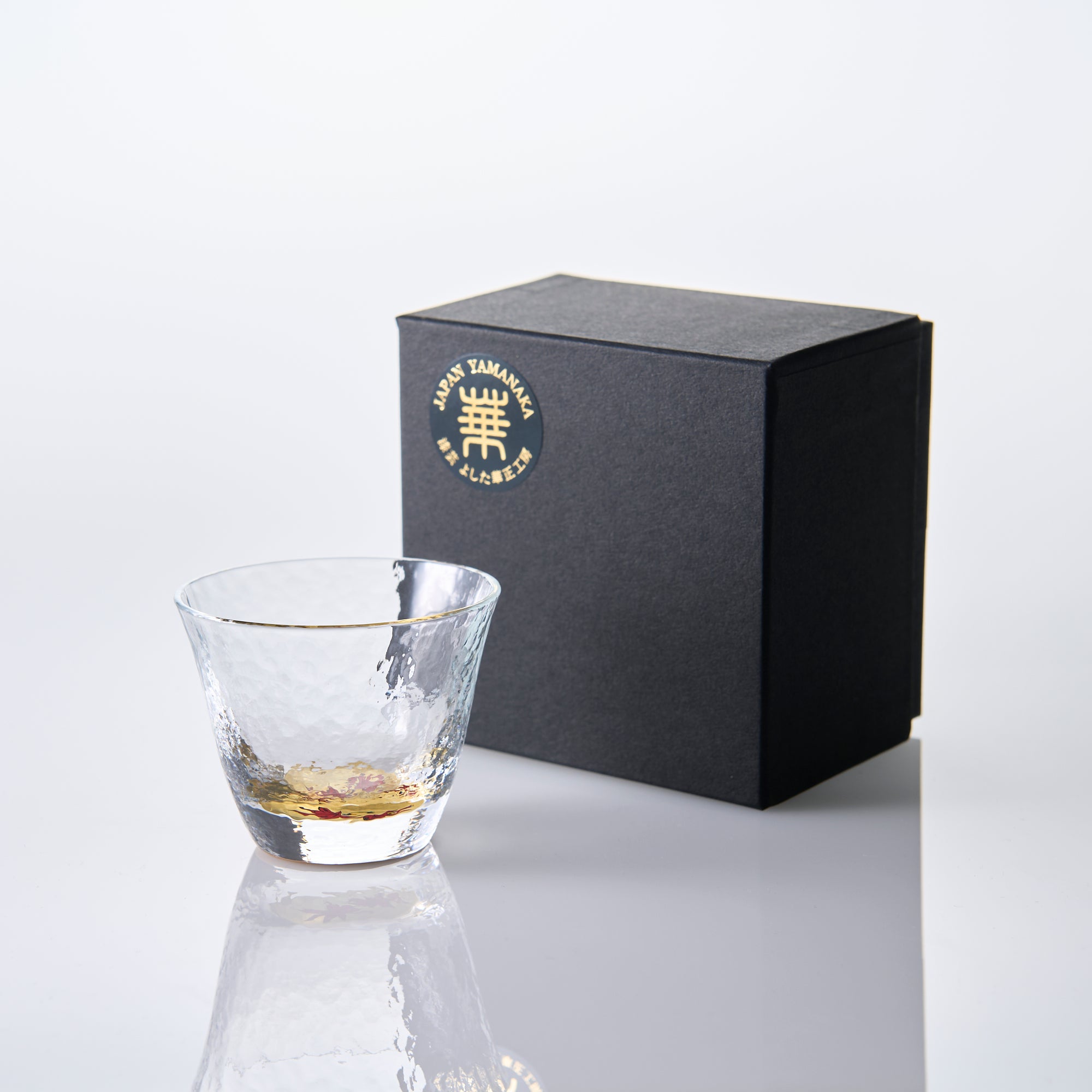 Yoshita Kasho Maple Leaves Maki-e Glass Sake Cup