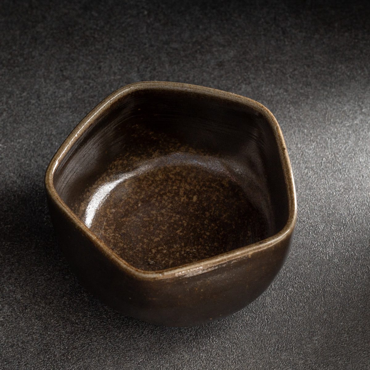 Bol à matcha pentagonal Hikidashi-Guro