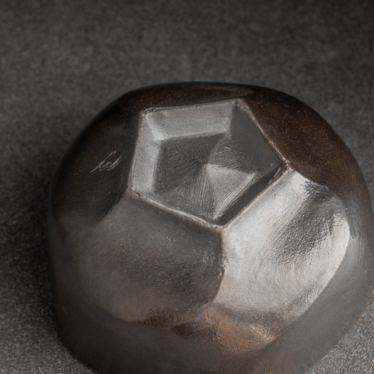 Bol à matcha pentagonal Hikidashi-Guro