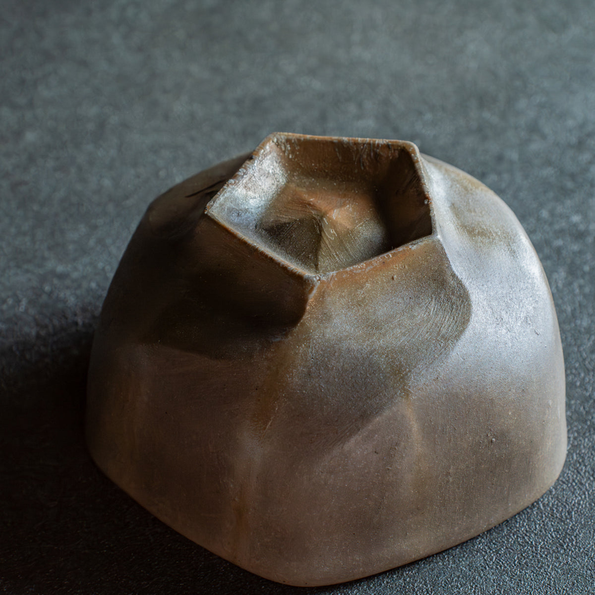 Ao-Bizen Five-Sided Matcha Bowl