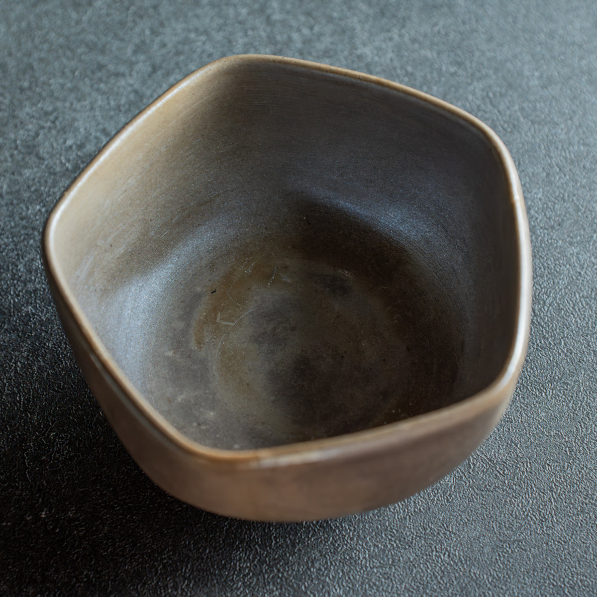 Ao-Bizen Five-Sided Matcha Bowl