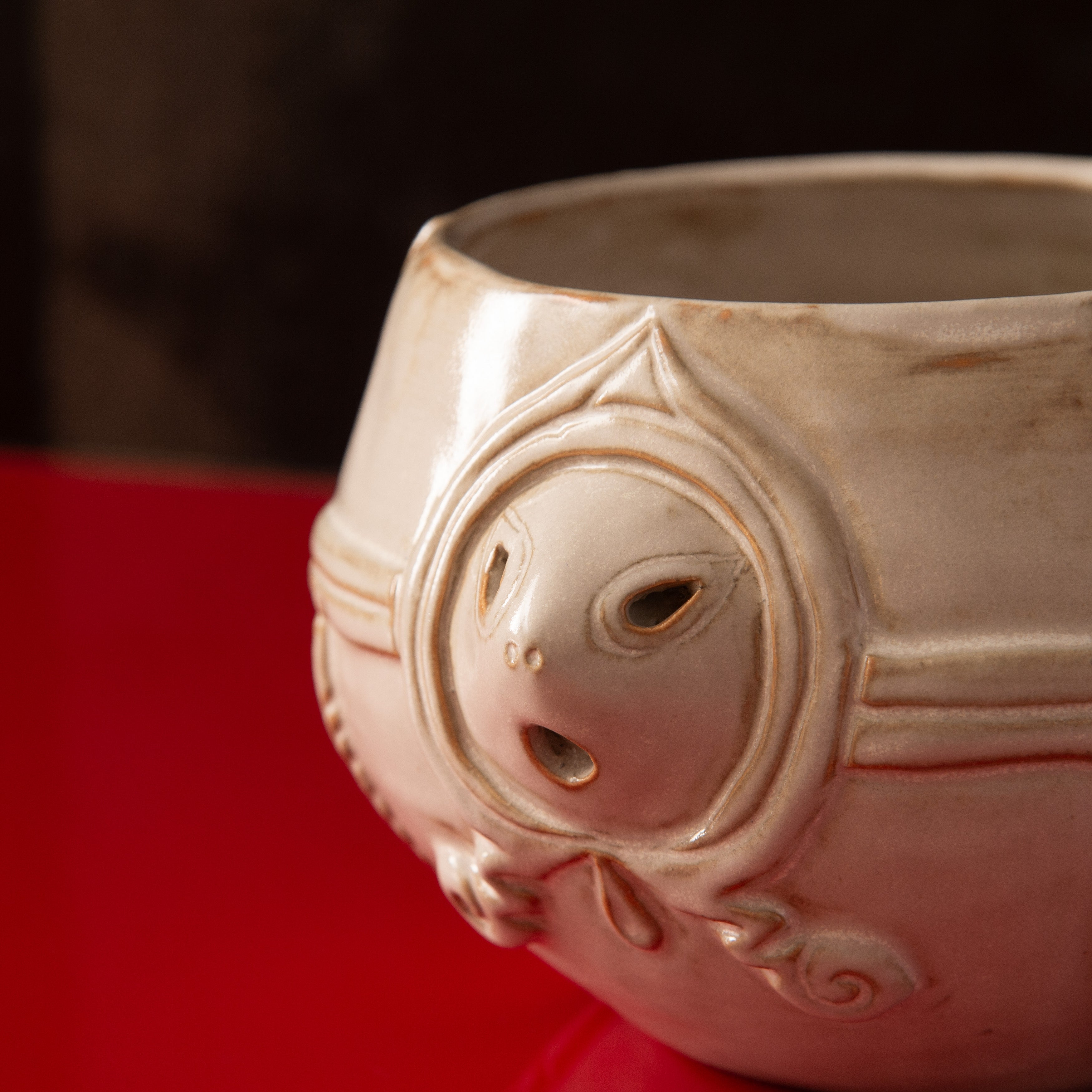 Taido White Jomon Cachepot