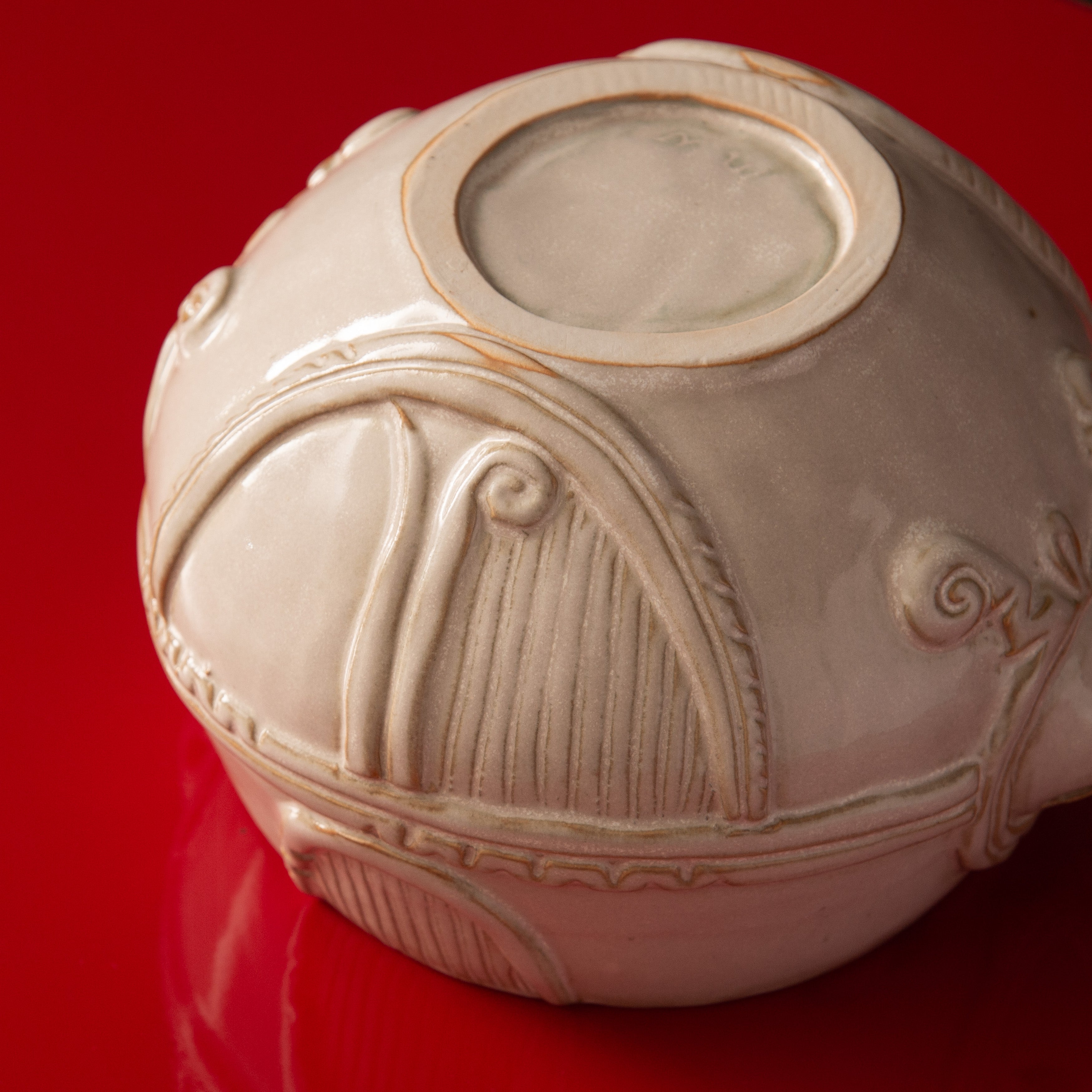 Taido White Jomon Cachepot