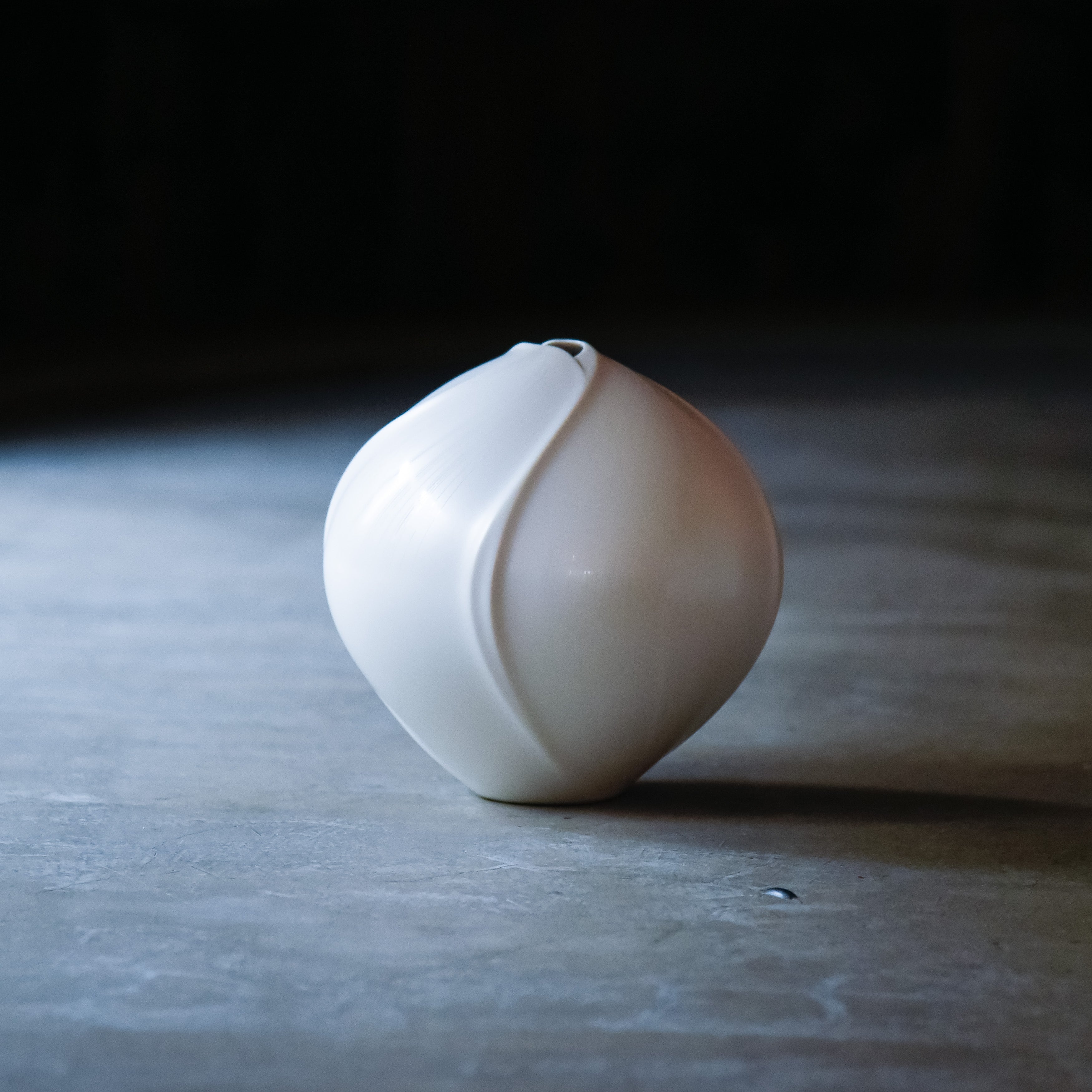Shinju Kosai Round Vase