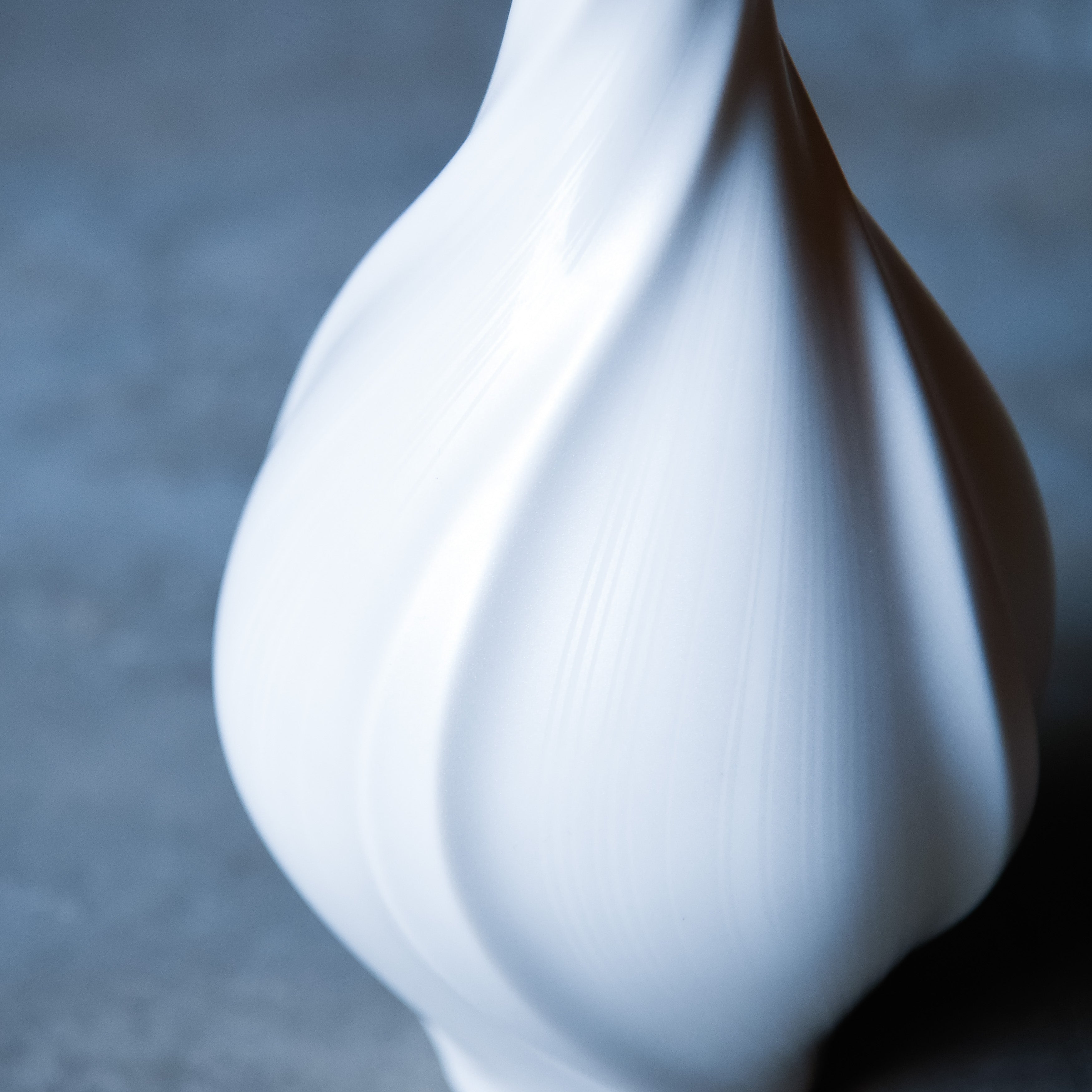Shinju Kosai Crane Neck Vase