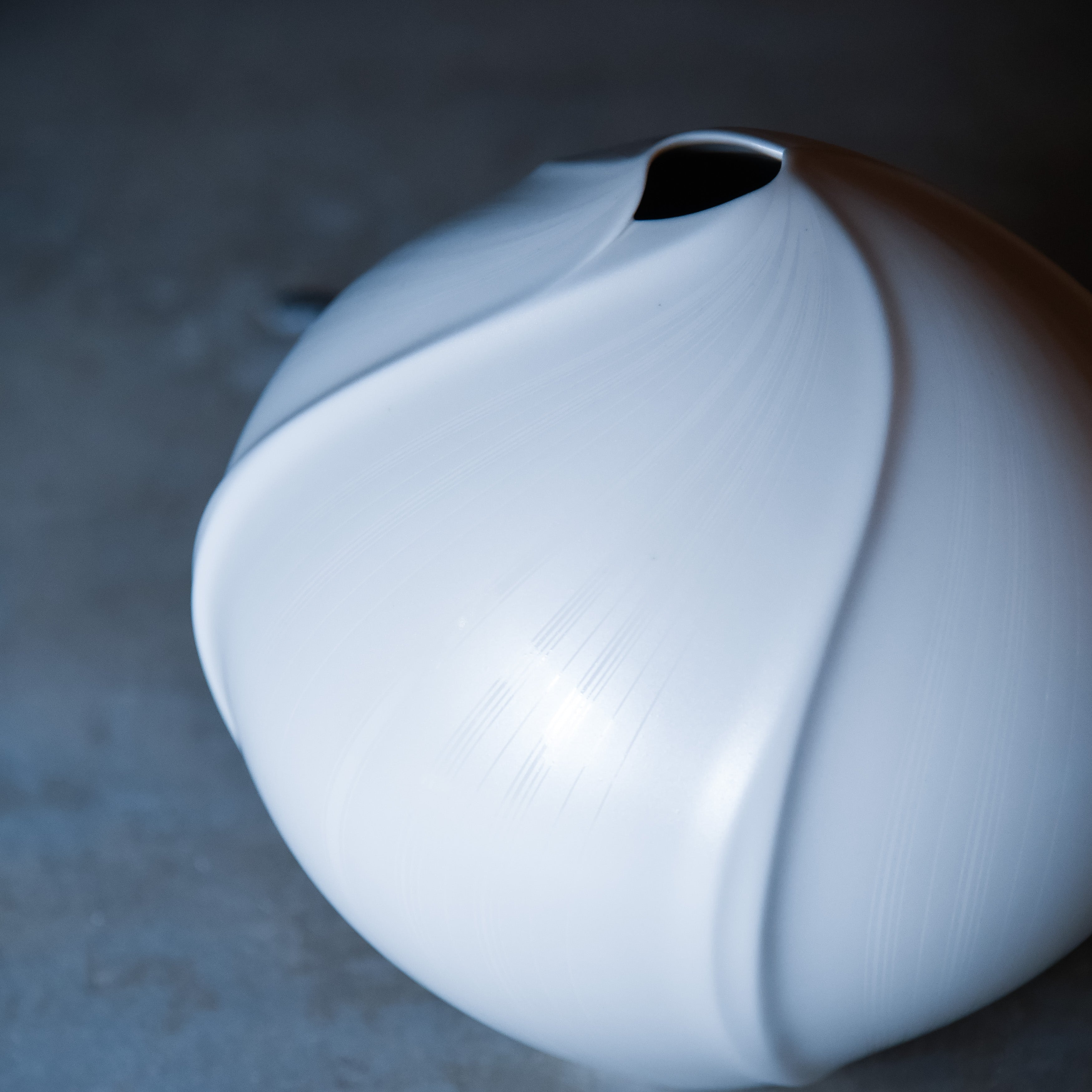 Shinju Kosai Round Vase