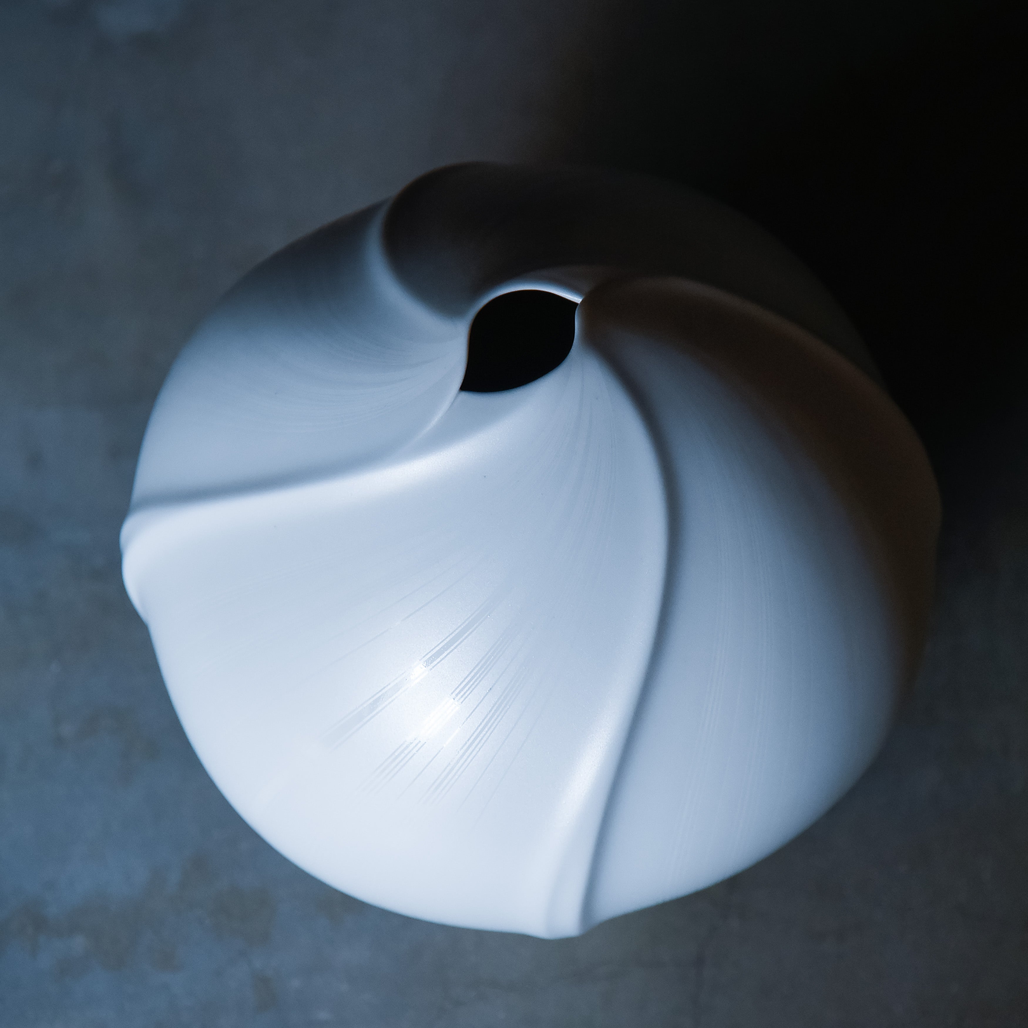 Shinju Kosai Round Vase