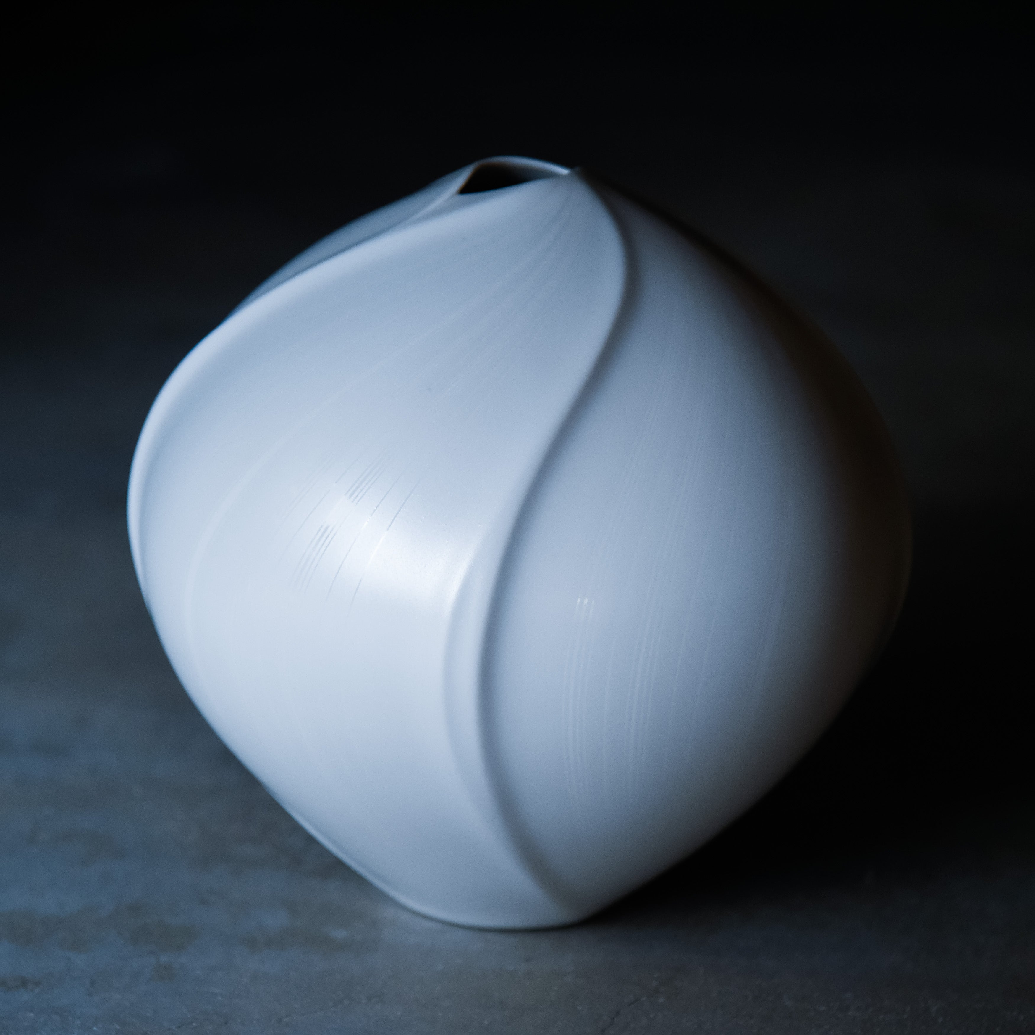 Shinju Kosai Round Vase