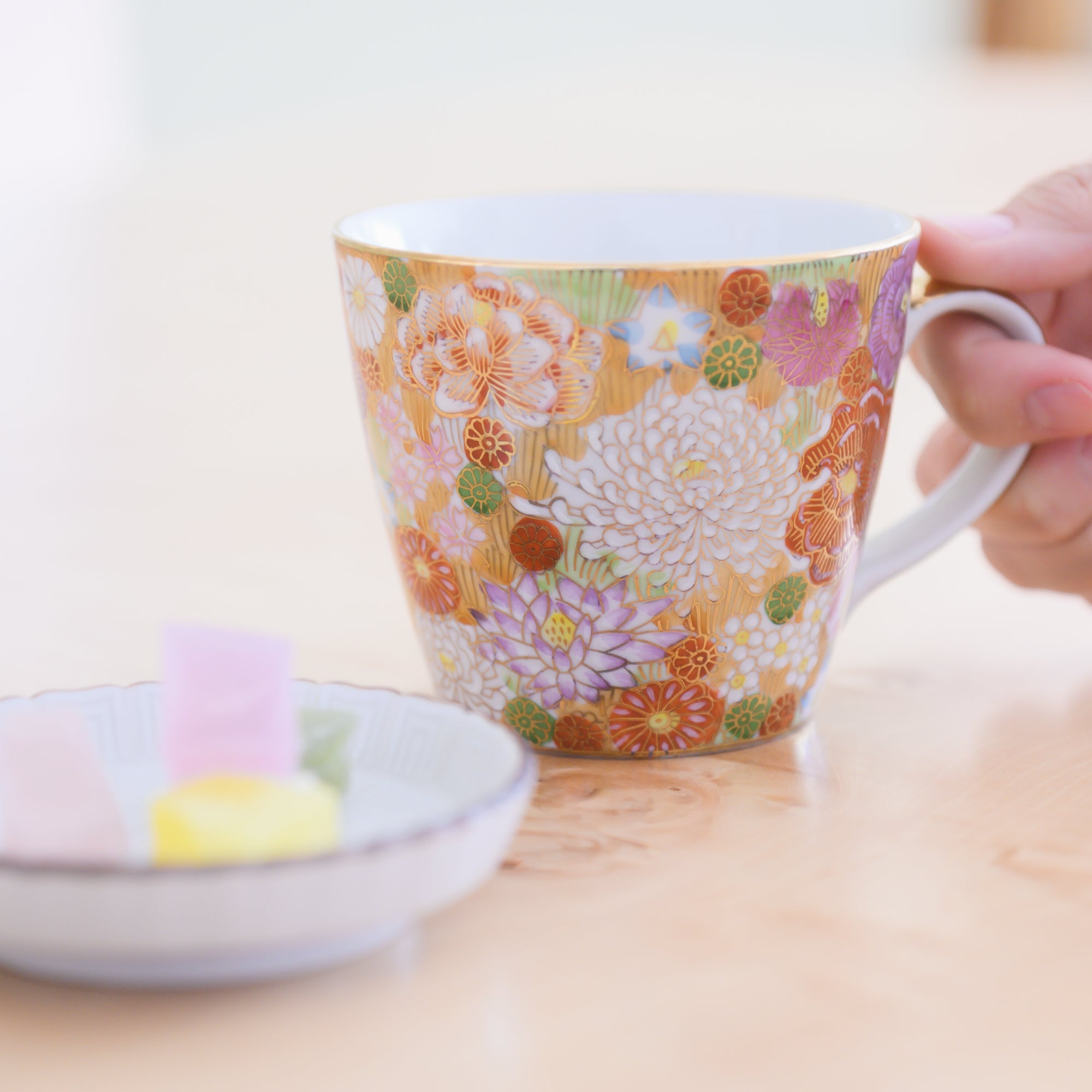 Hanazume Gold-lining Floral Mug