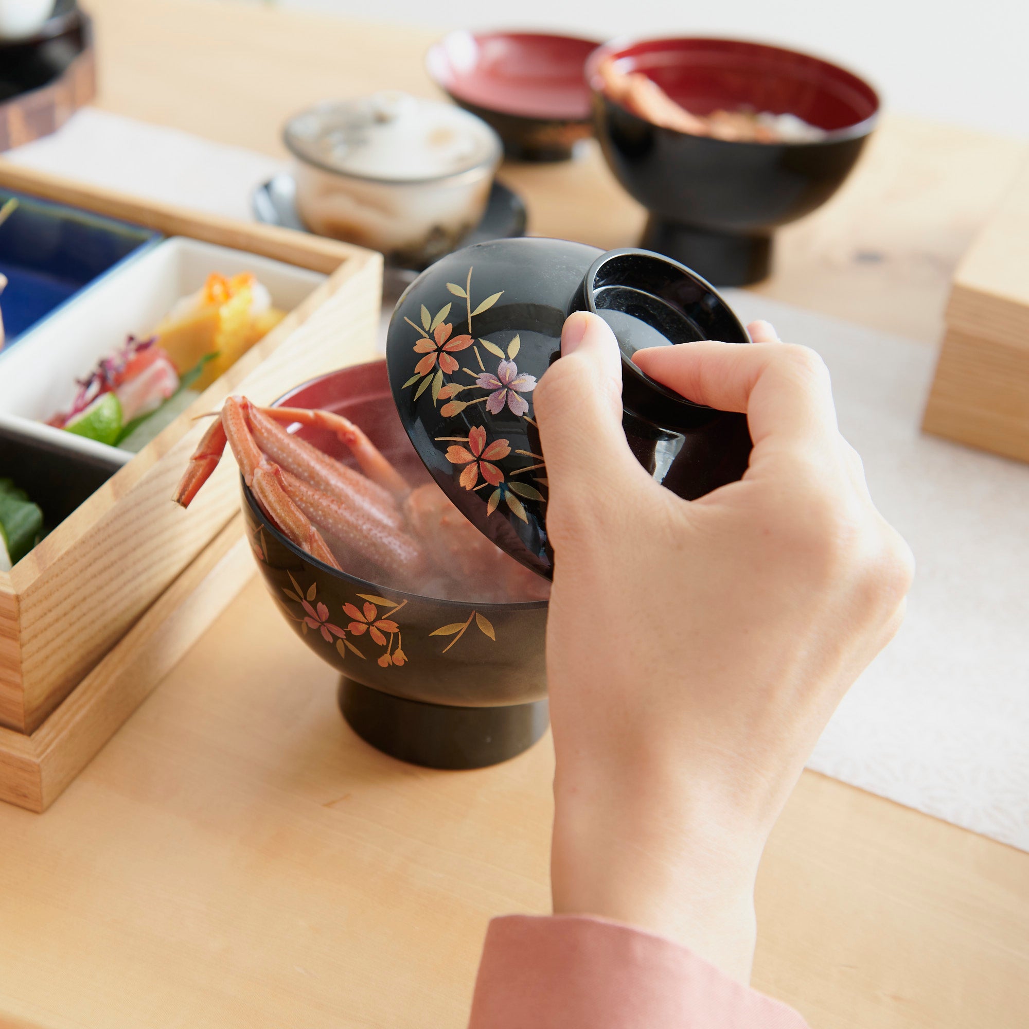 Sakura Soup Bowl with lid