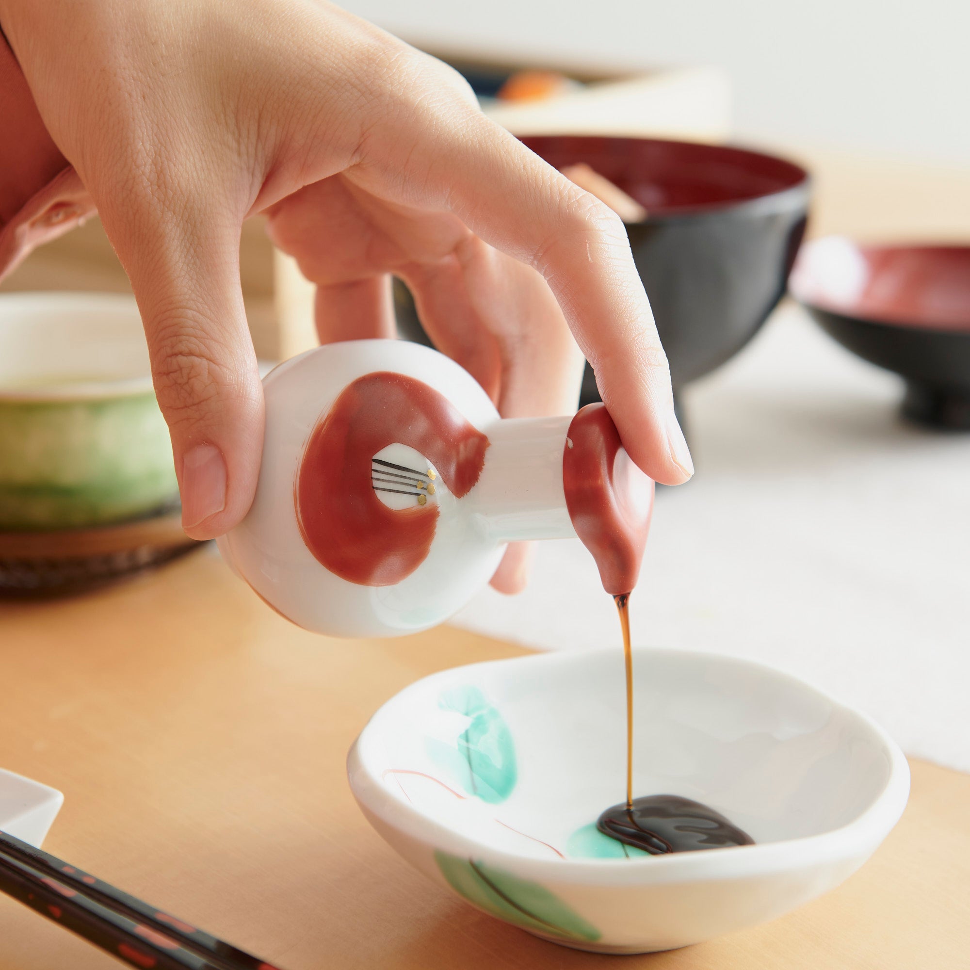 Camellia Soy Sauce Dispenser