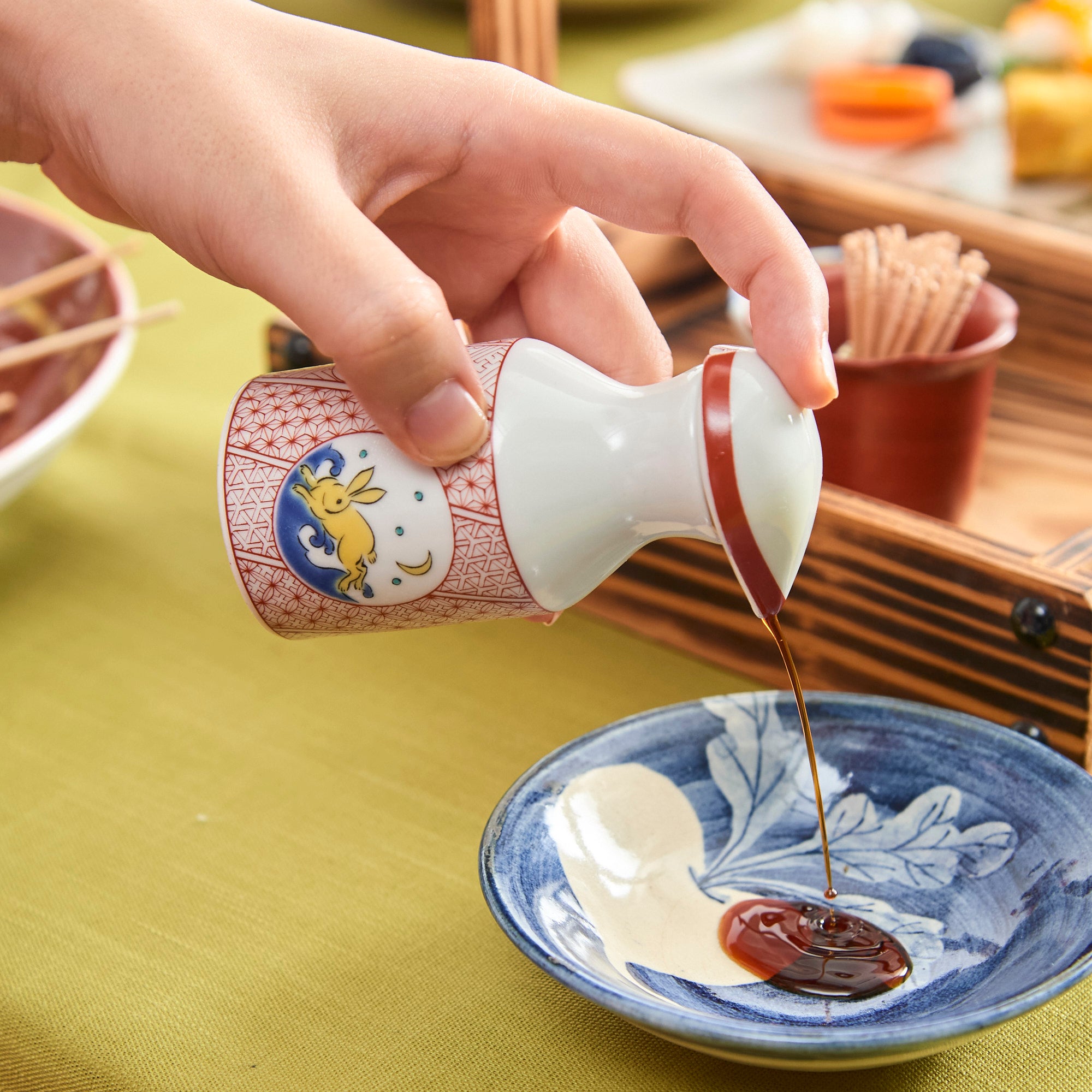 Patterned Soy Sauce Dispenser