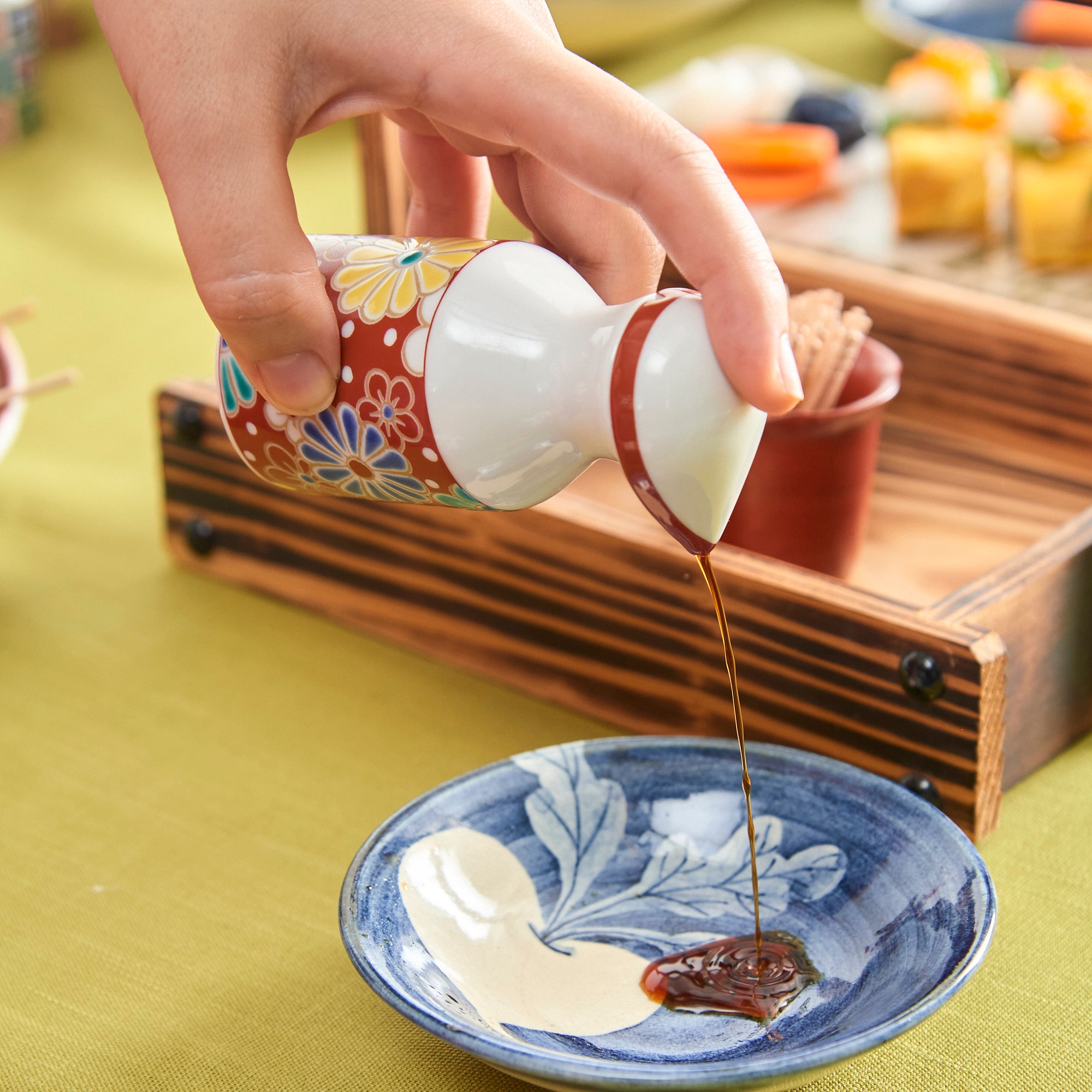 Patterned Soy Sauce Dispenser