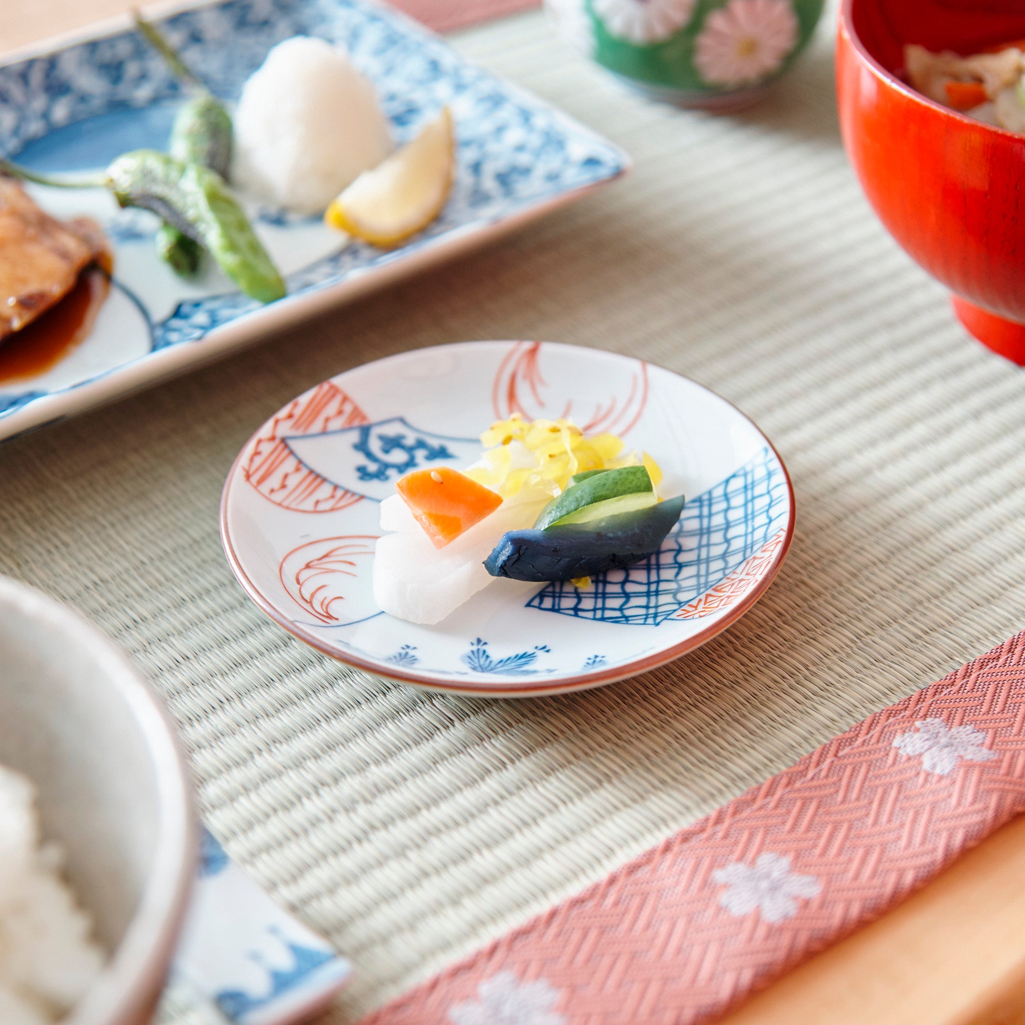 Fan-Shaped Motif with Mt. Fuji Sauce Plate