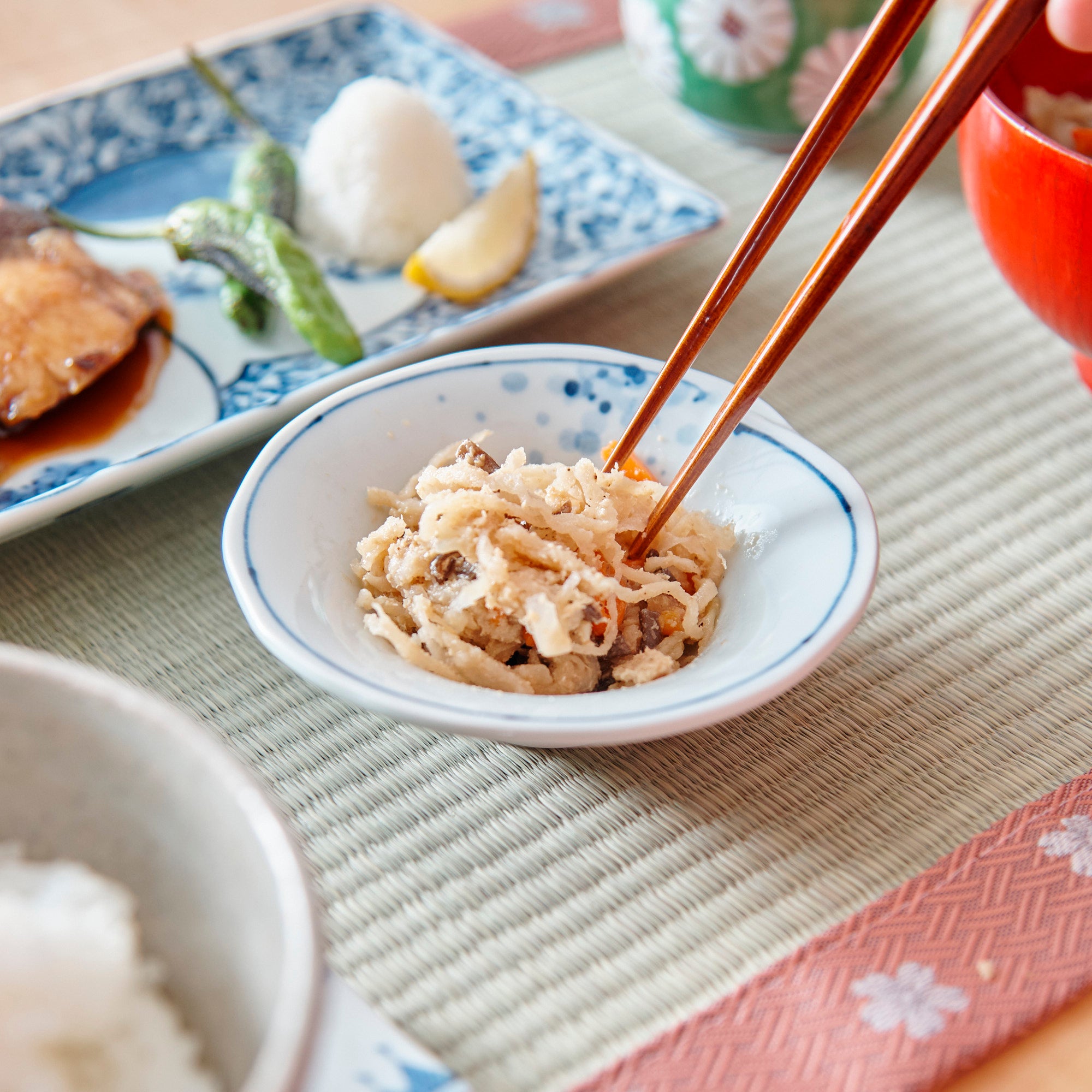 Swirled Rim Rabbit Kobachi Small Bowl