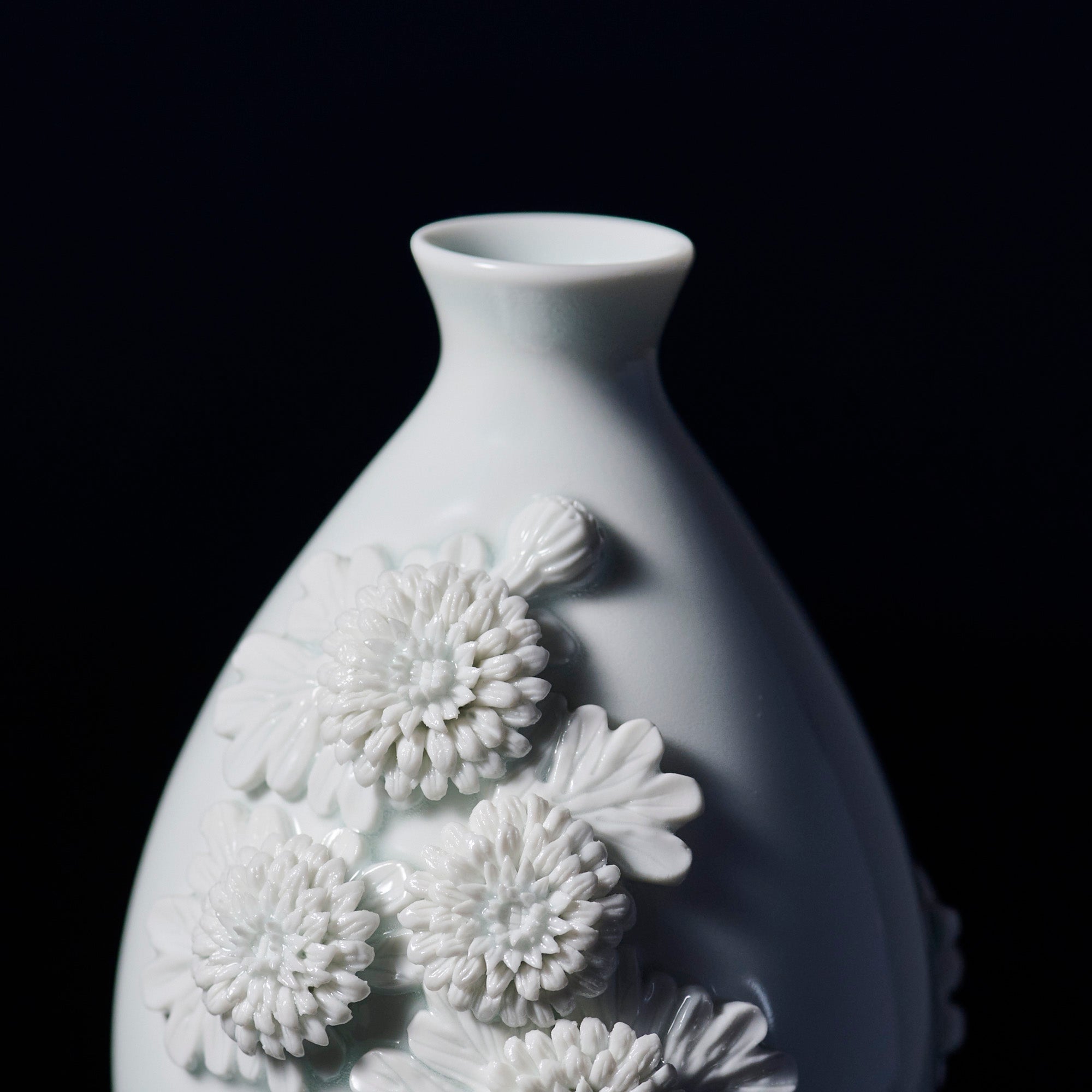 Hirado Chrysanthemum Flower Vase