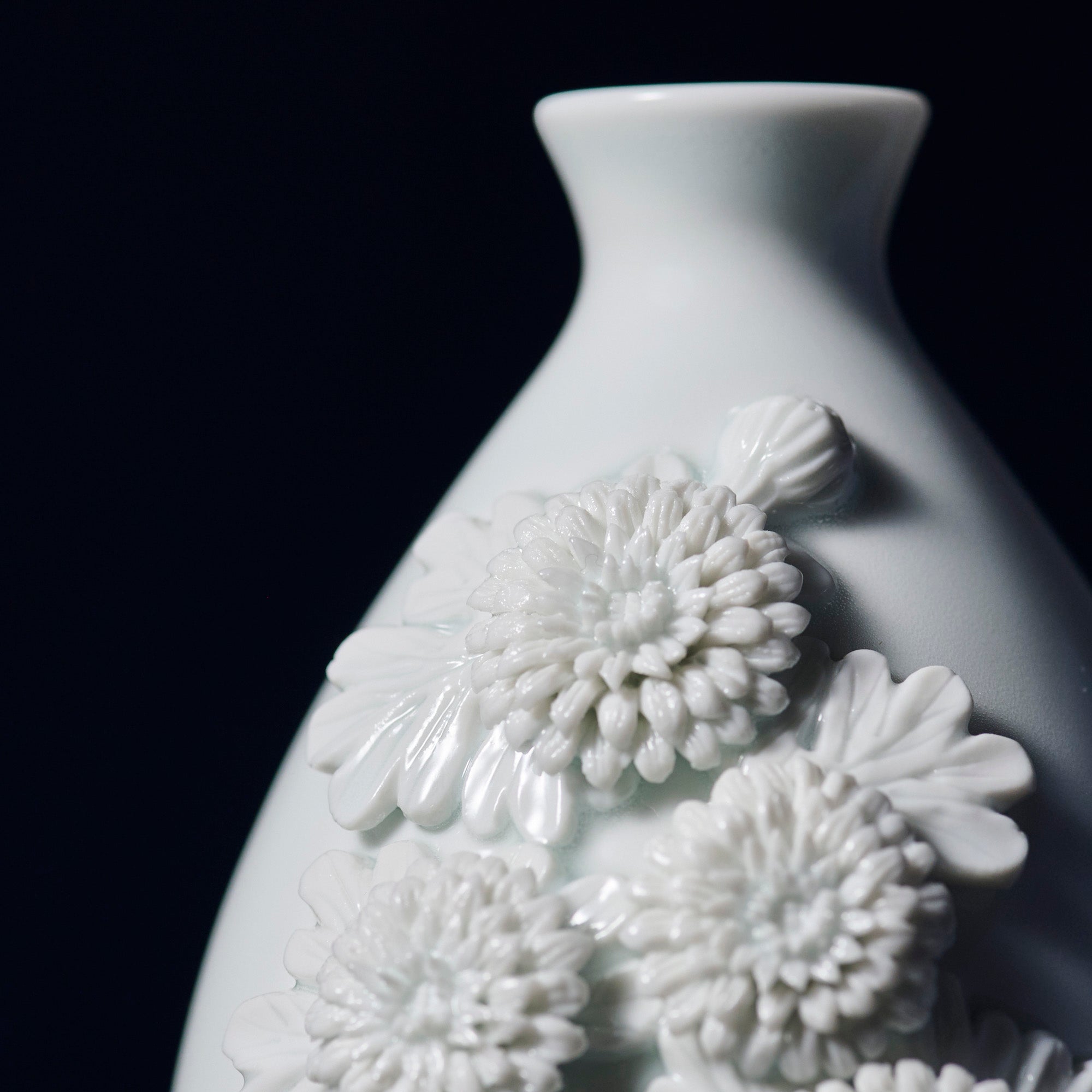 Hirado Chrysanthemum Flower Vase