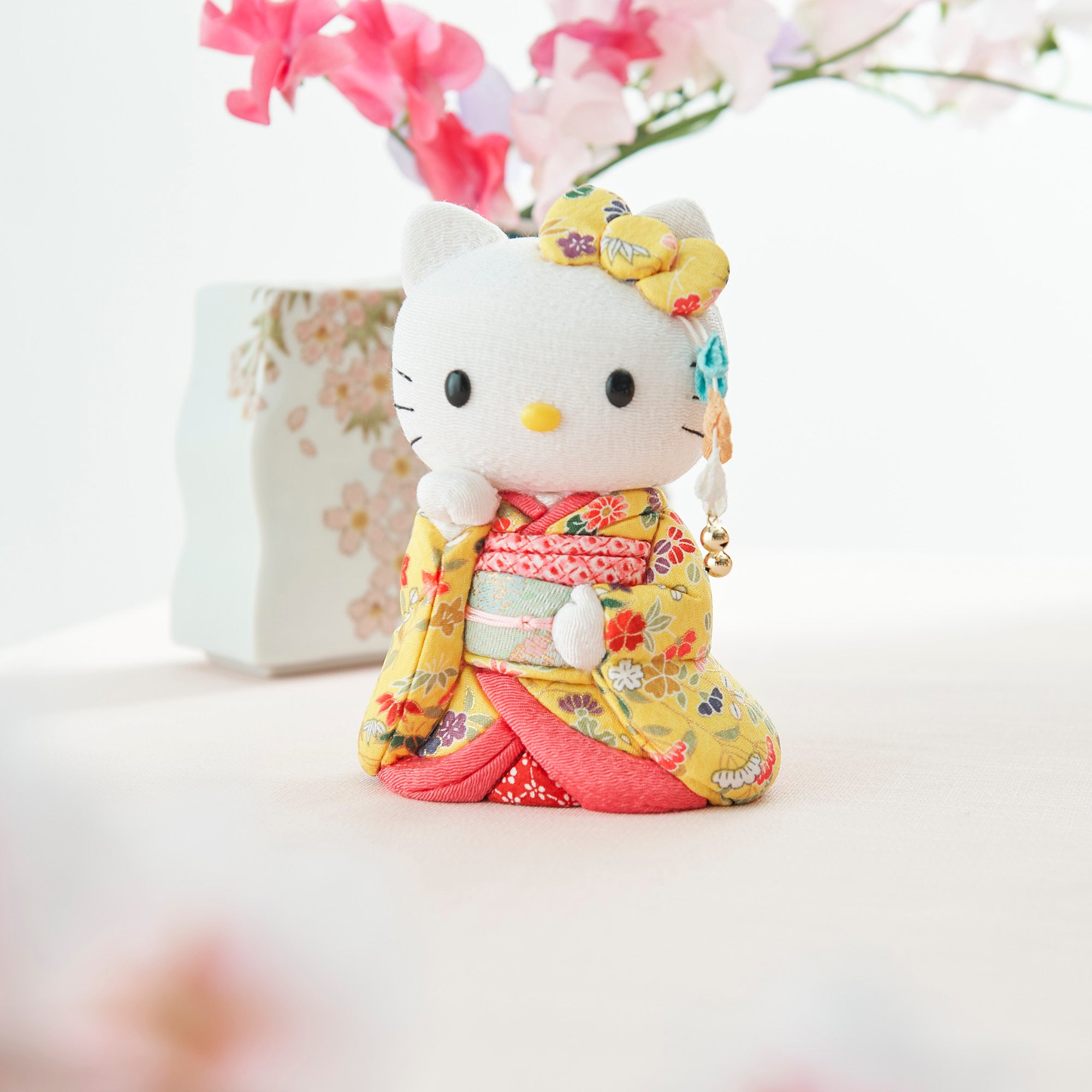 Yellow Maiko Styled Hello Kitty Lucky Cat