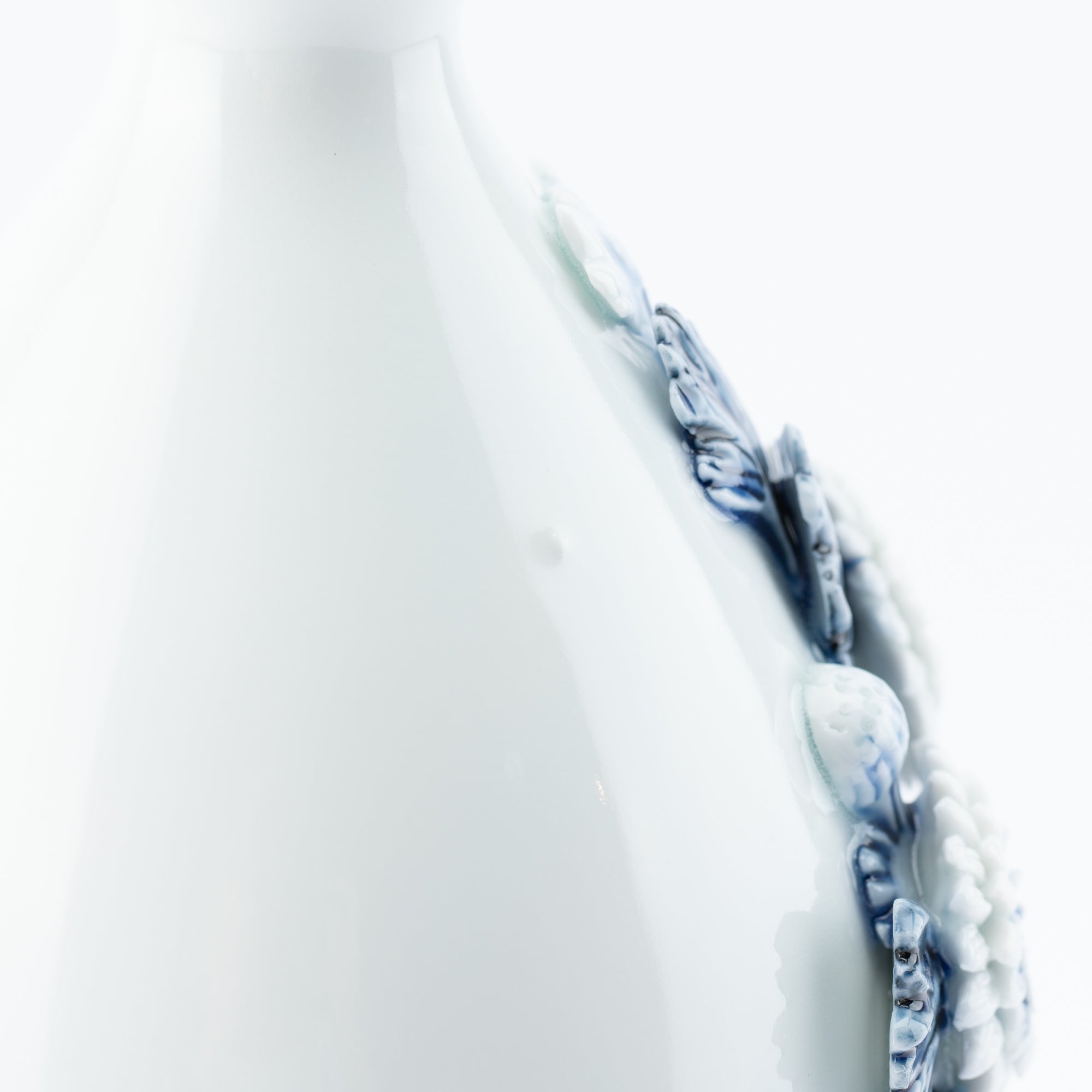 Hirado Chrysanthemum Sometsuke Flower Vase