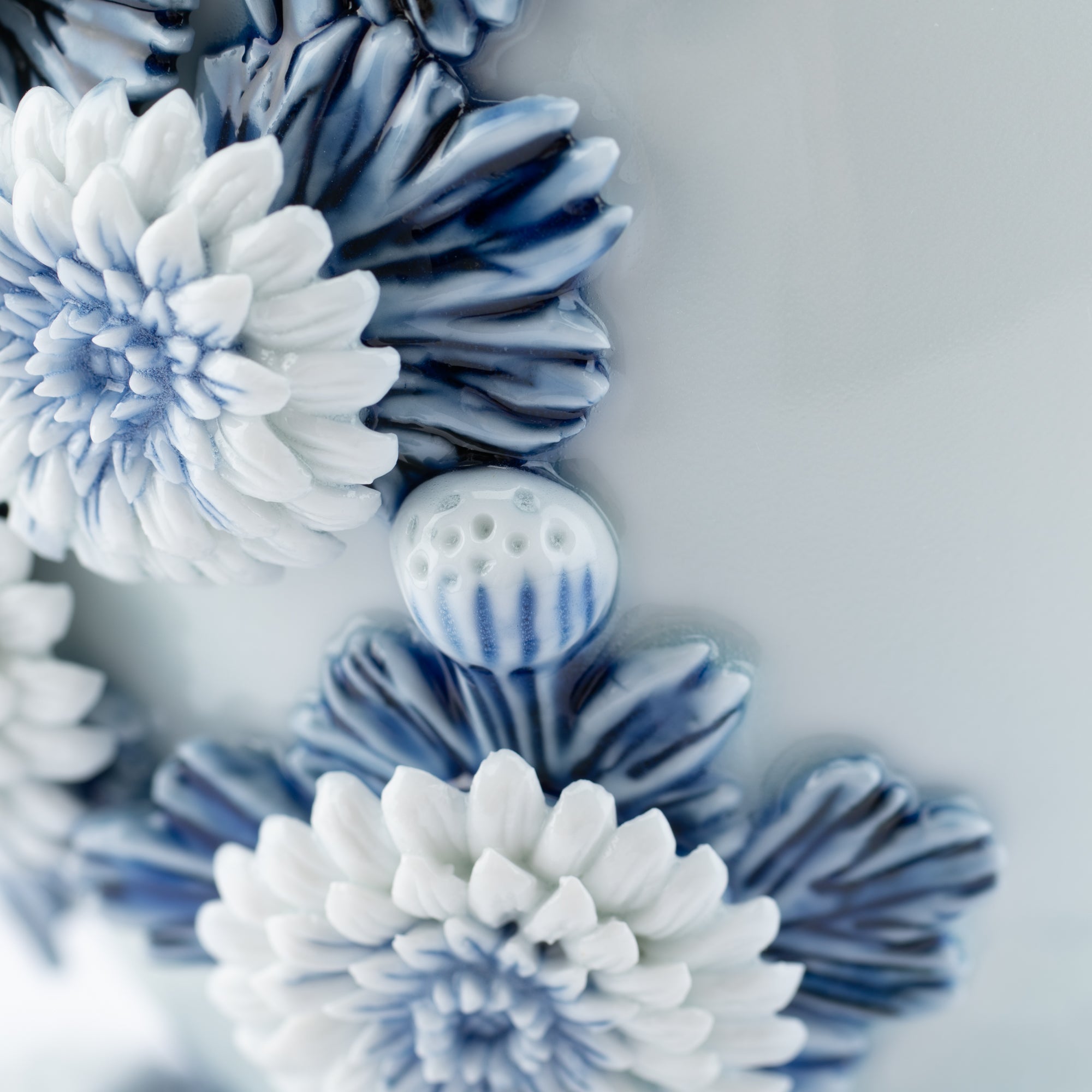 Hirado Chrysanthemum Sometsuke Flower Vase