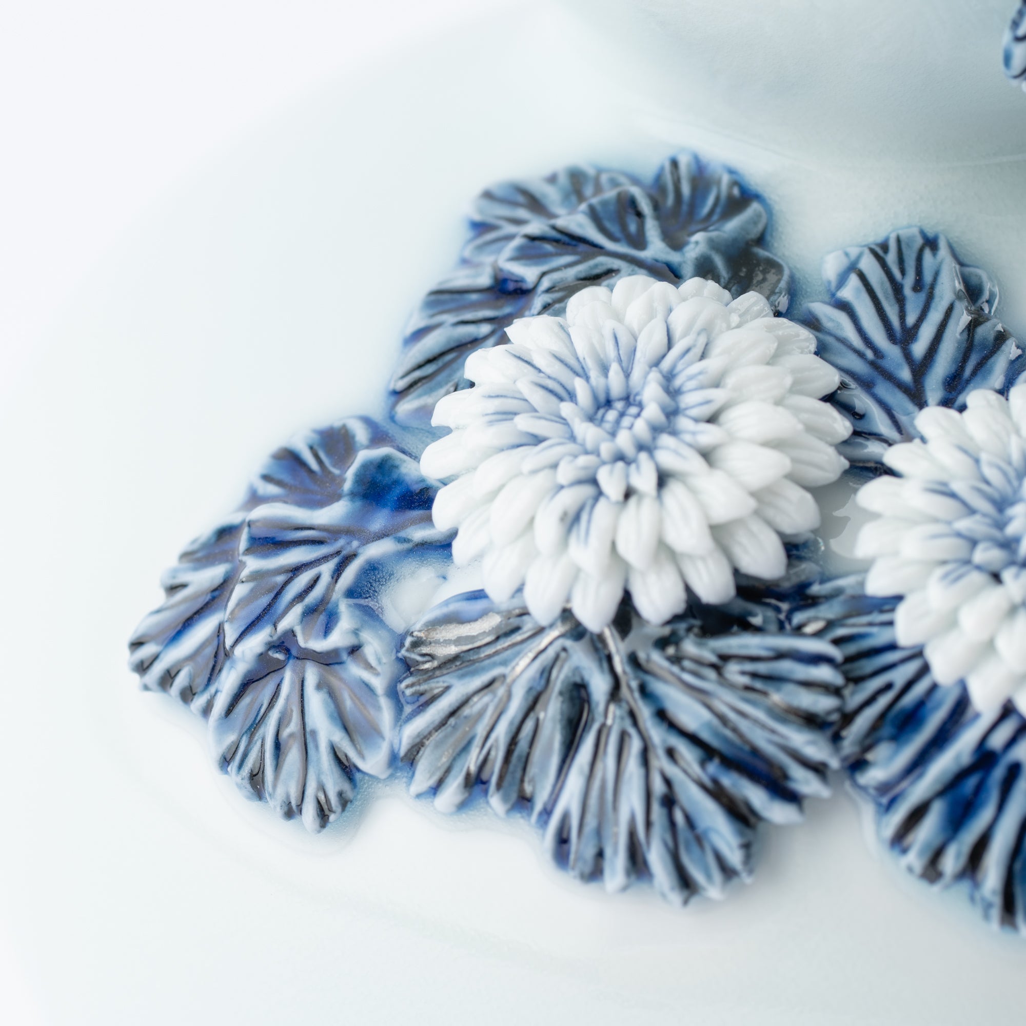 Hirado Chrysanthemum Sometsuke Flower Vase