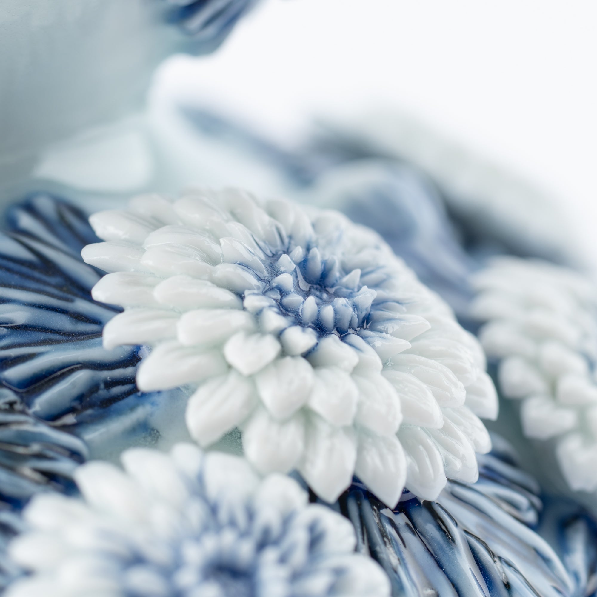 Hirado Chrysanthemum Sometsuke Flower Vase