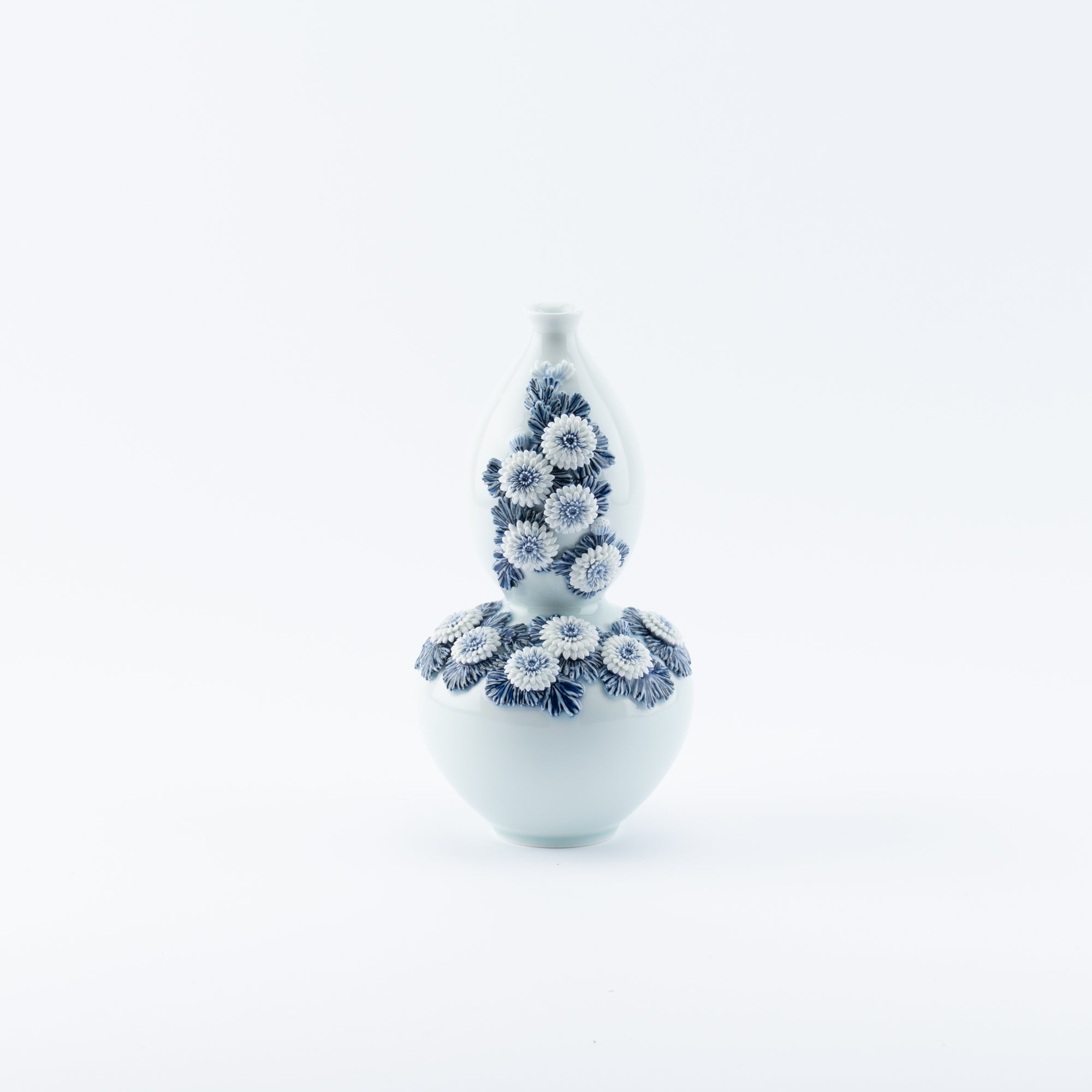 Hirado Chrysanthemum Sometsuke Flower Vase