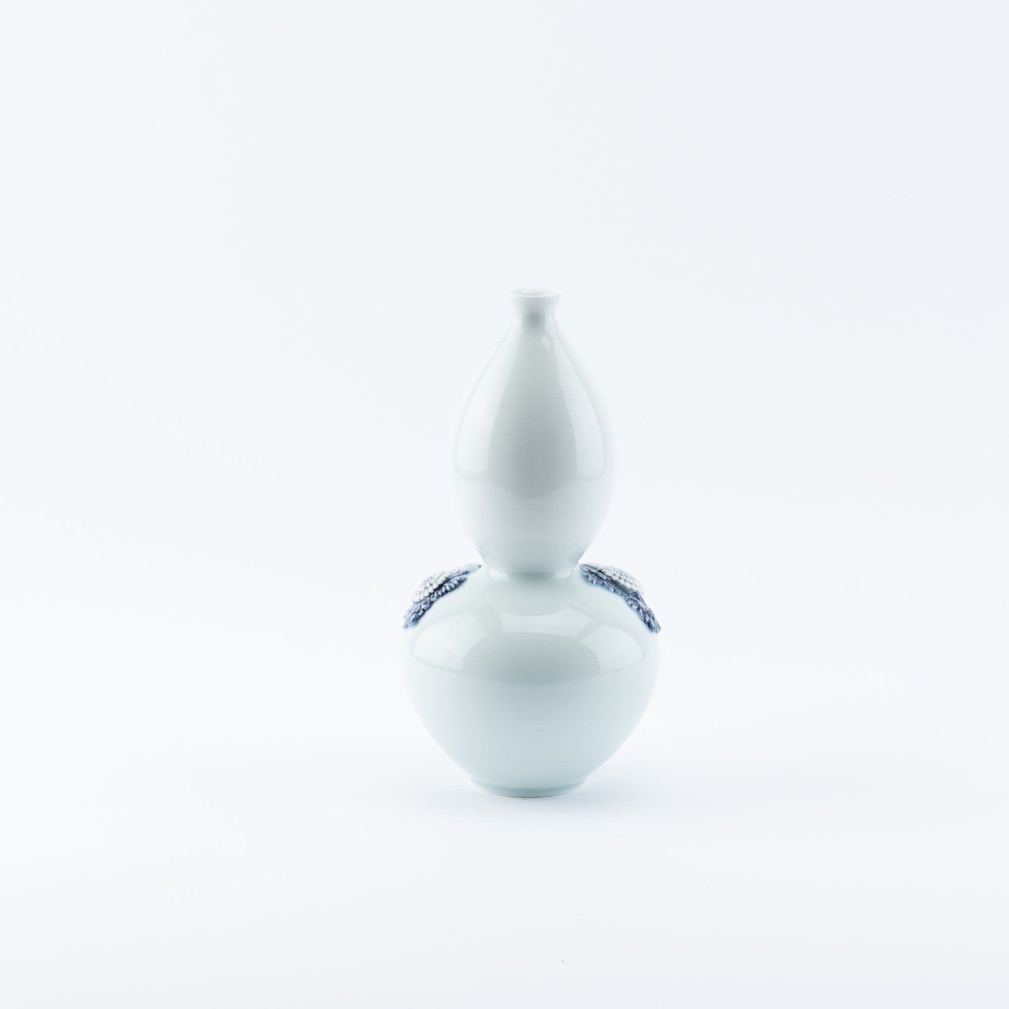Hirado Chrysanthemum Sometsuke Flower Vase