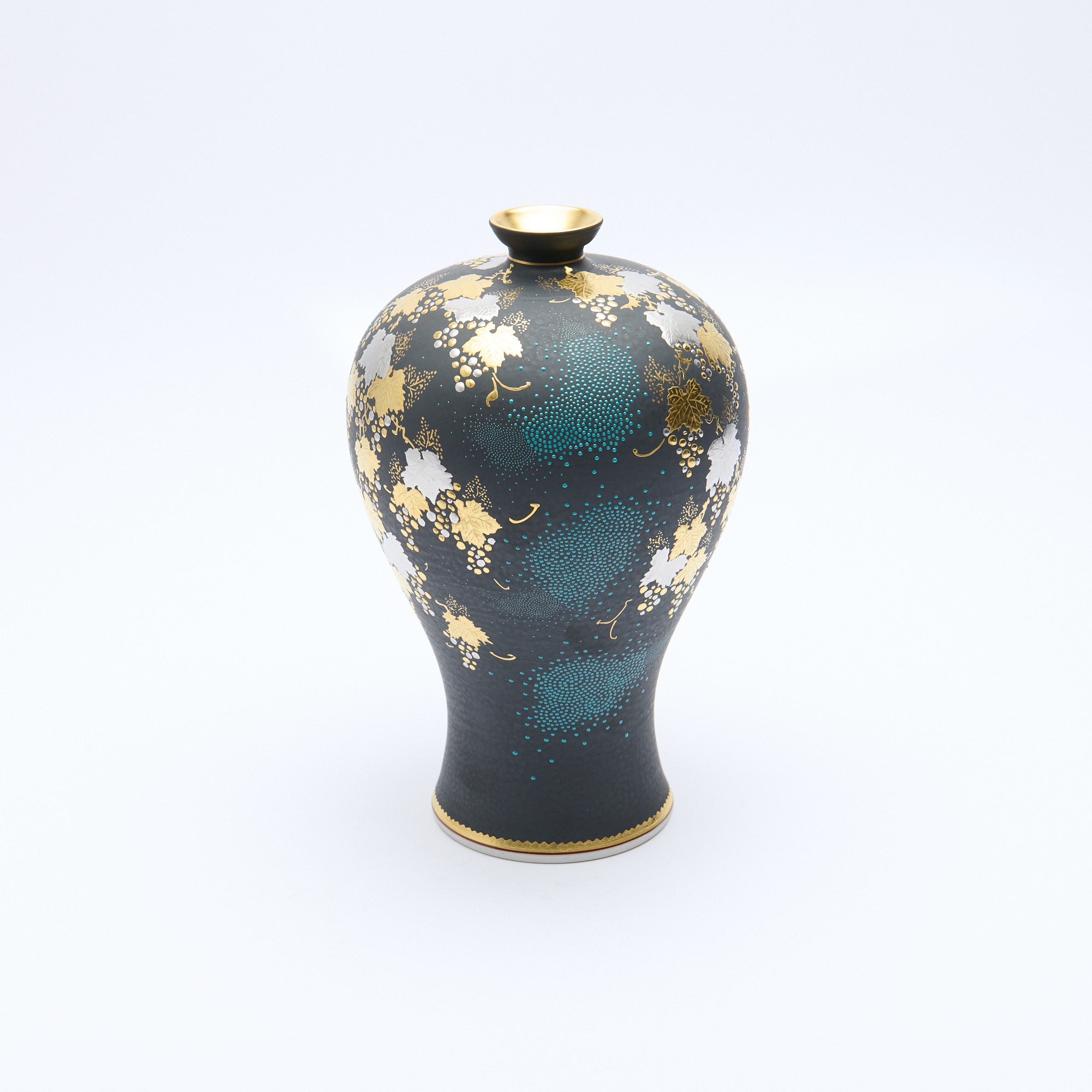 Morikin Grape Pattern Aochibu Vase