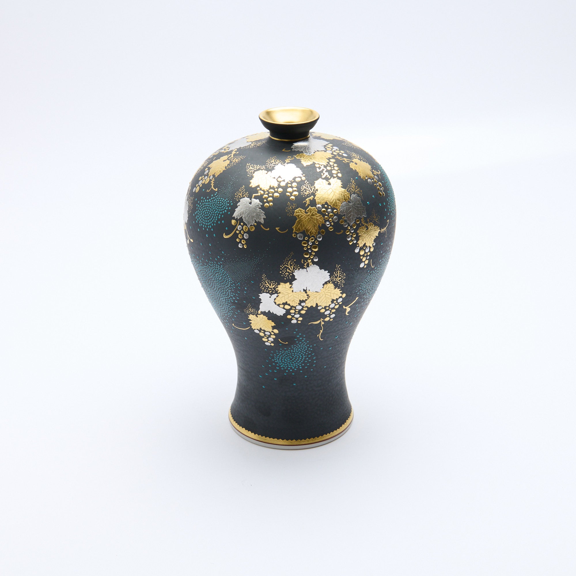 Morikin Grape Pattern Aochibu Vase