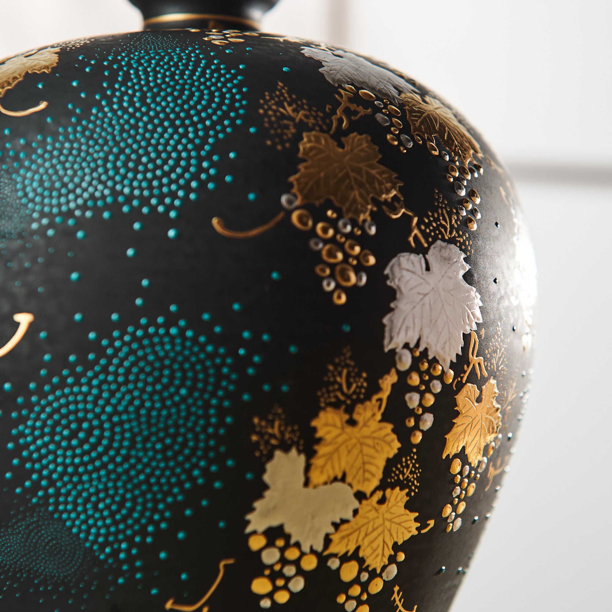Morikin Grape Pattern Aochibu Vase