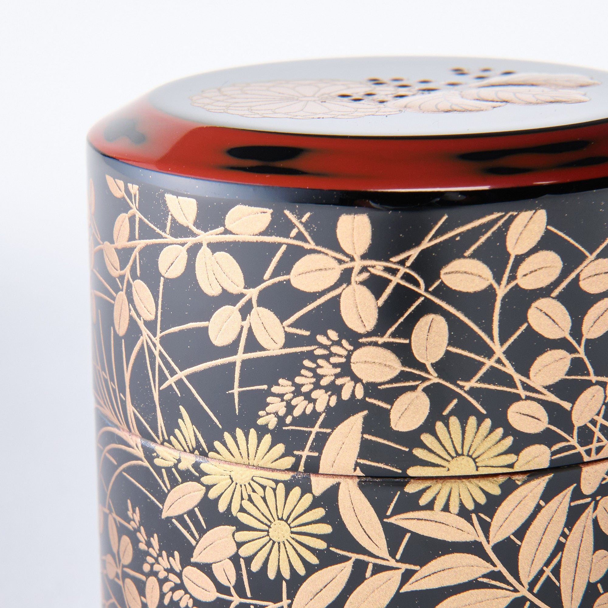 Golden Chrysanthemum and Paulownia Nakatsugi Matcha Container