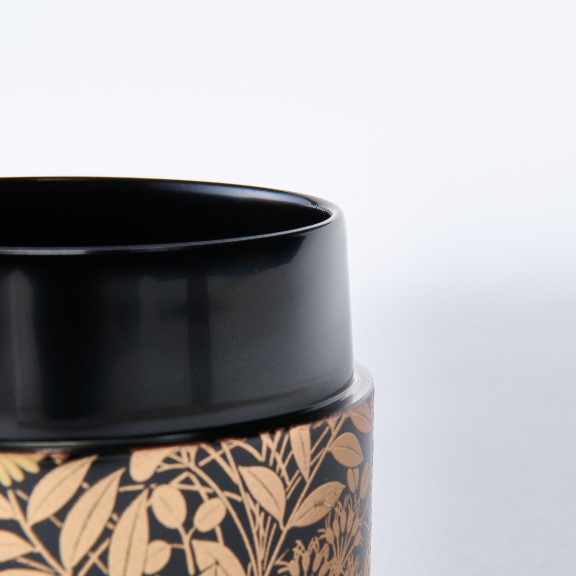 Golden Chrysanthemum and Paulownia Nakatsugi Matcha Container