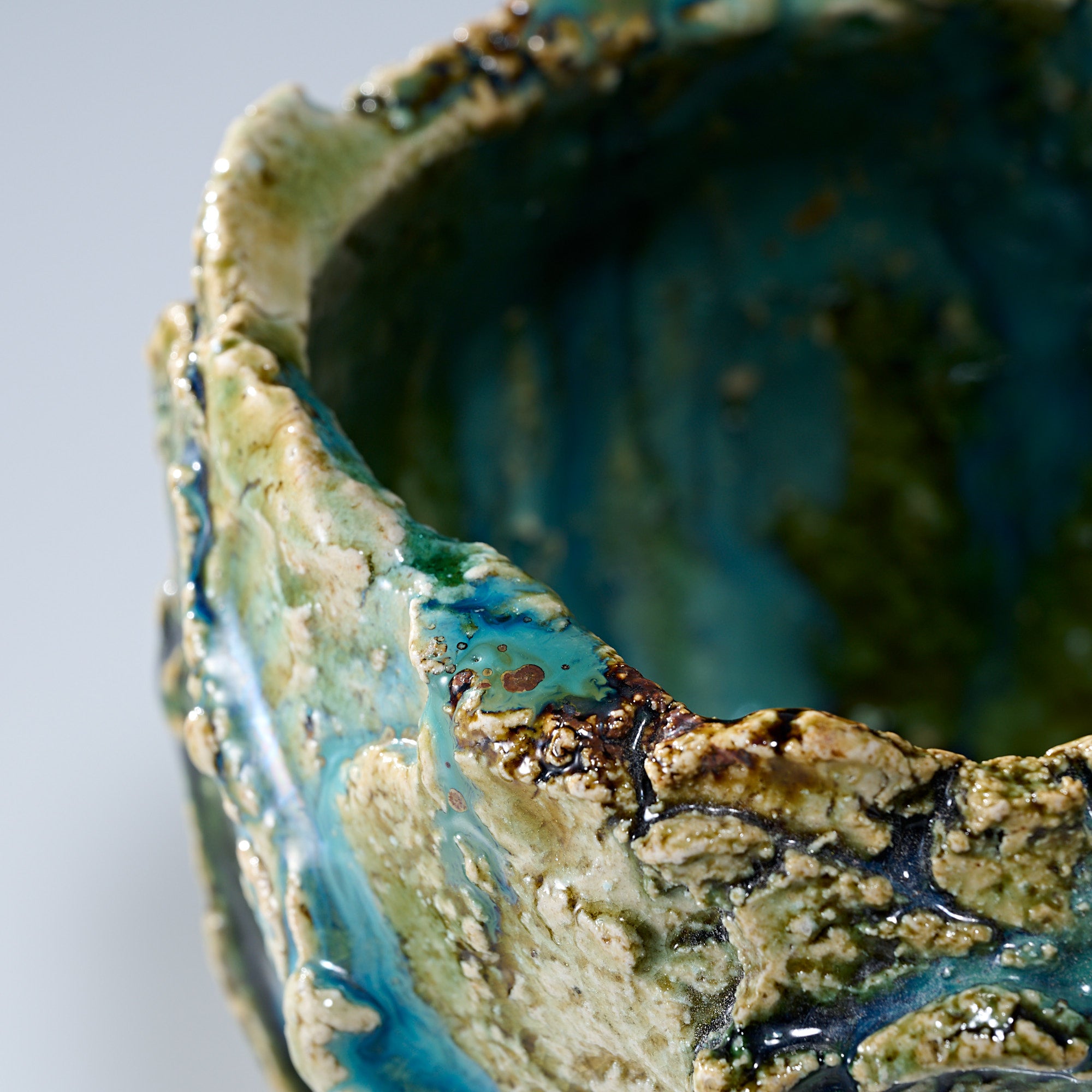 Oribe Earthen Wave Matcha Bowl