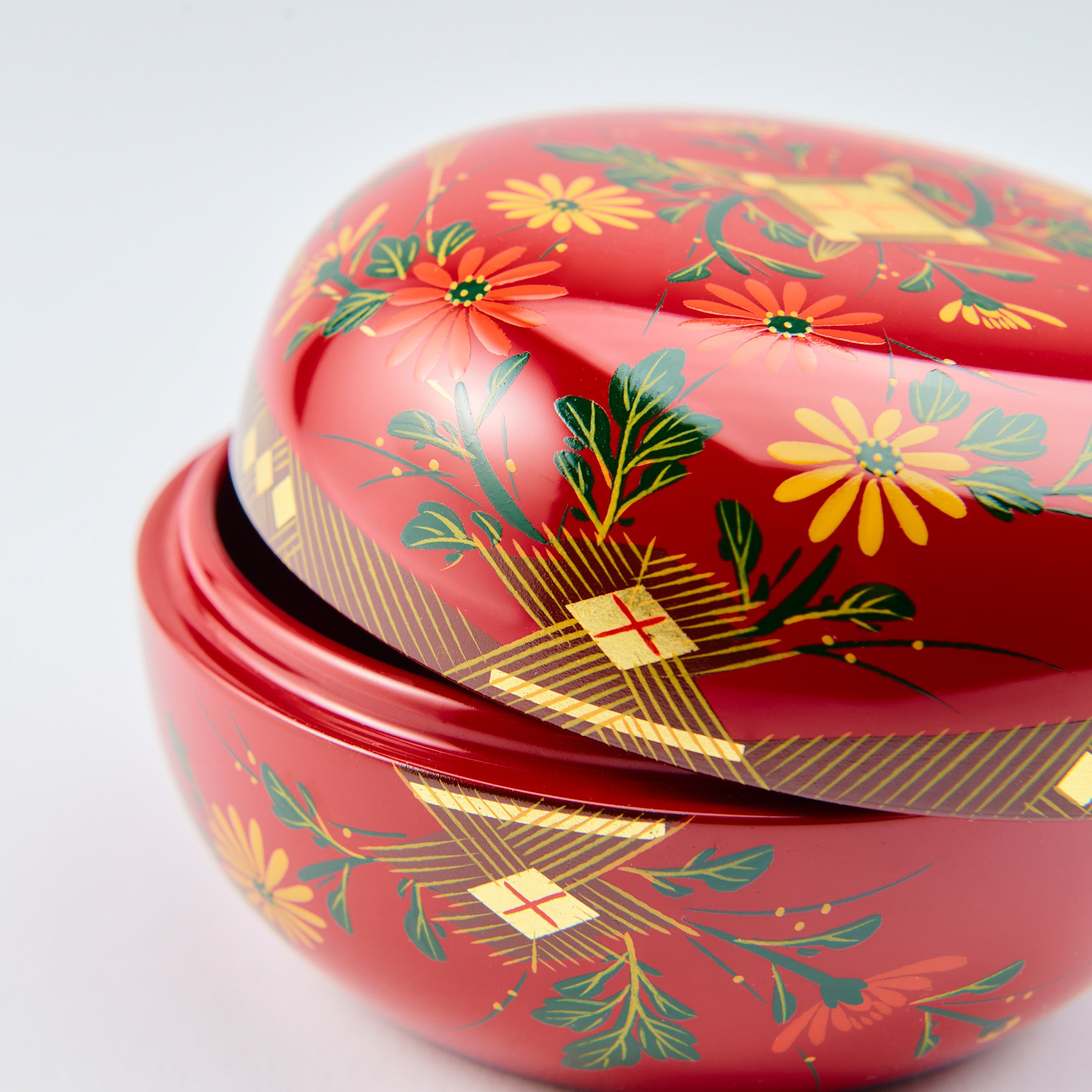 Chrysanthemum Candy Box