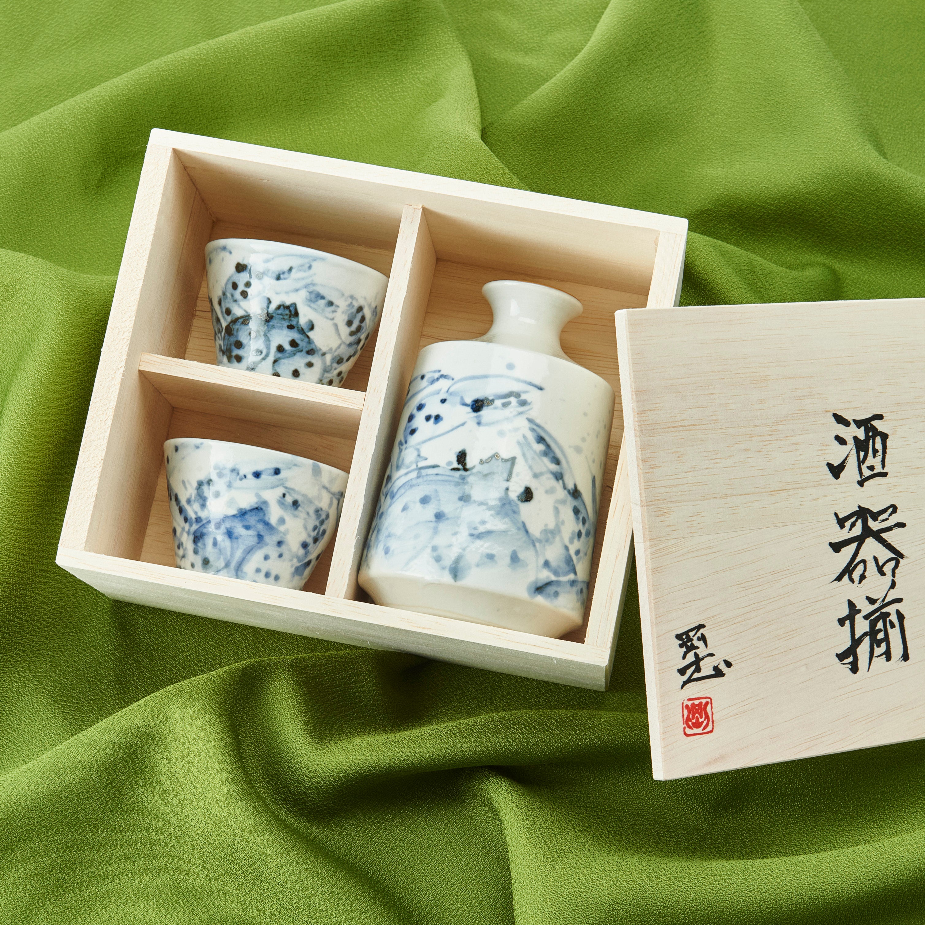Sea Creatures in Blue Sake Set