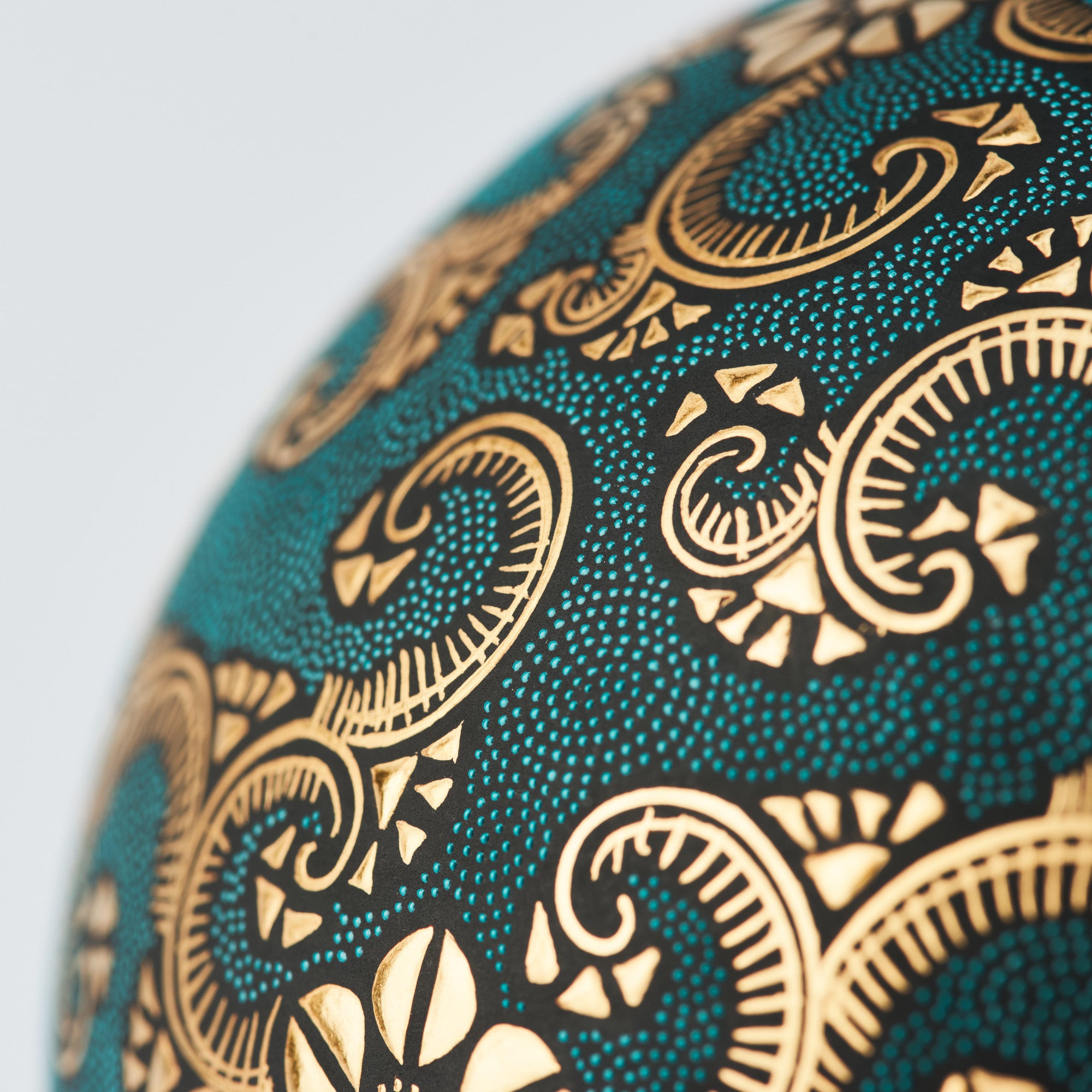 Morikin Clematis Arabesque Aochibu Round Vase