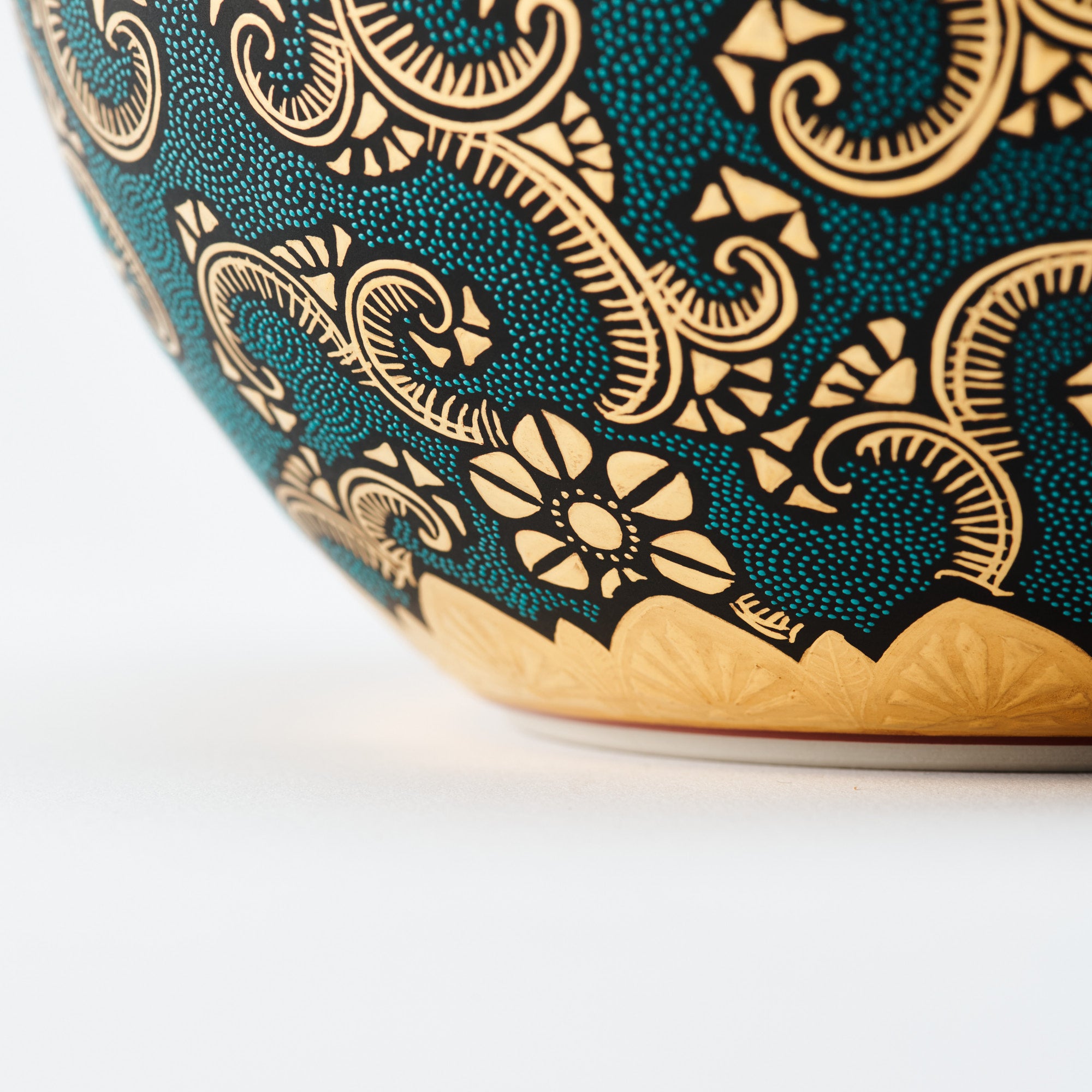 Morikin Clematis Arabesque Aochibu Round Vase