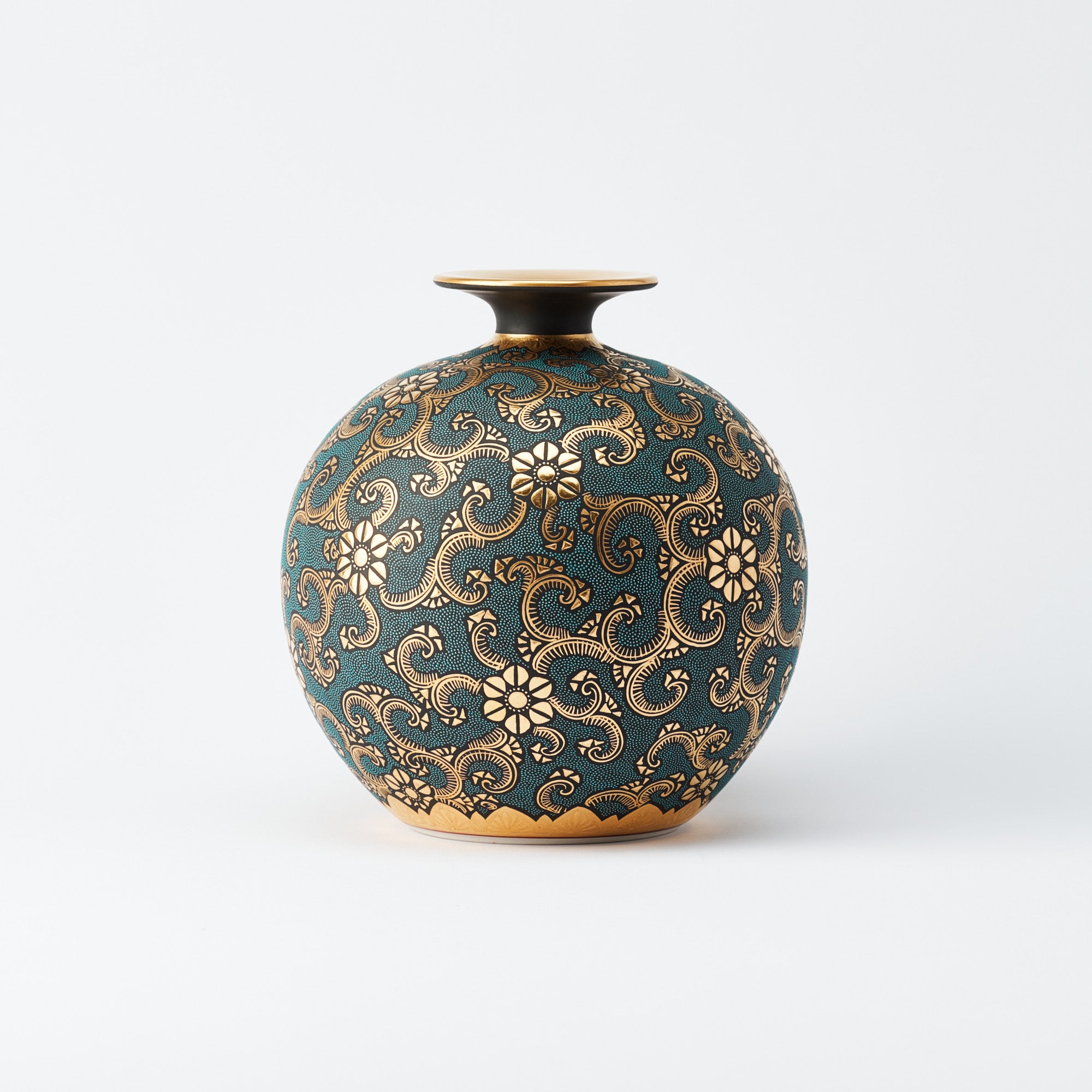 Morikin Clematis Arabesque Aochibu Round Vase