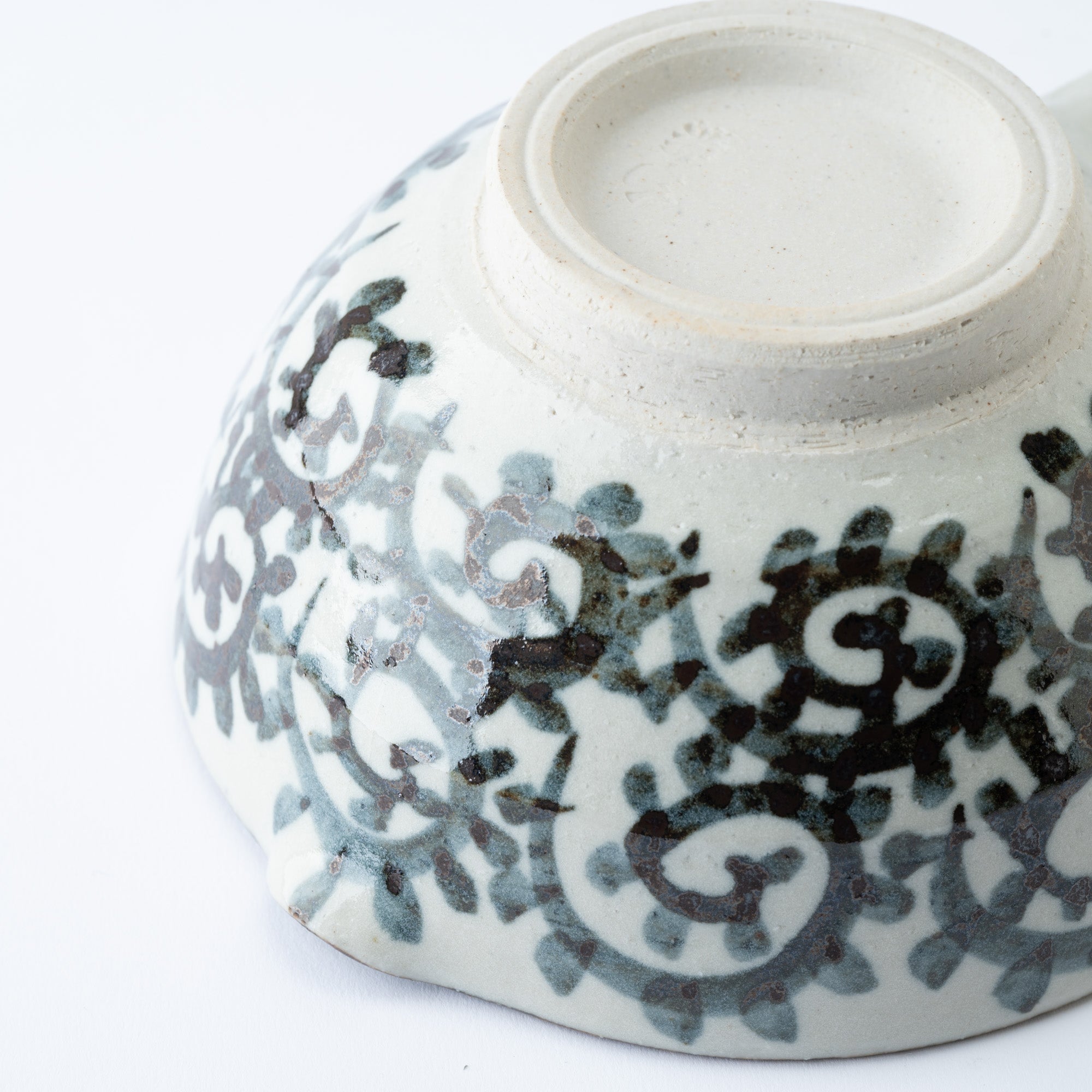 Arabesque Mortar with Spout and Handle 6.1 In